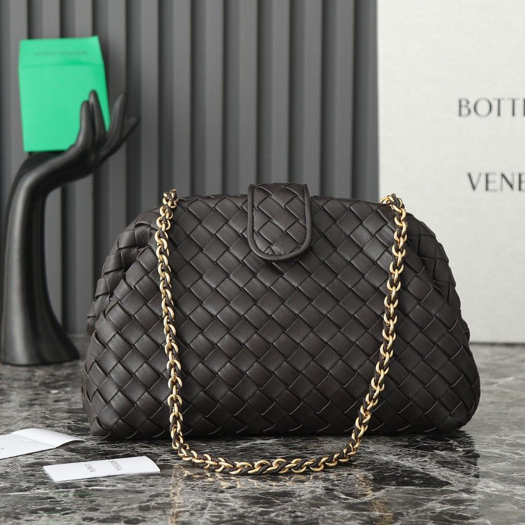 Bottega Veneta Chain Cassette.