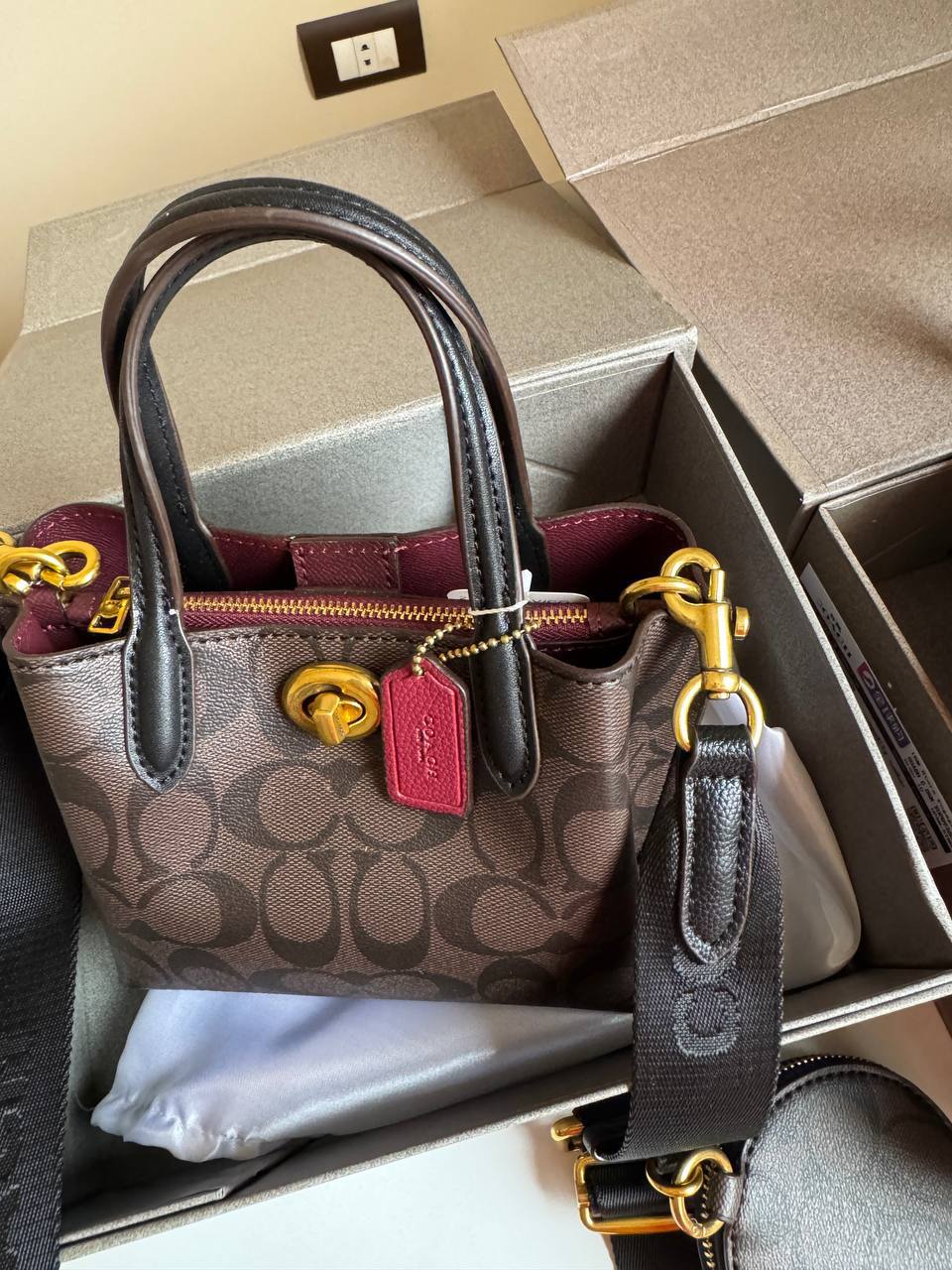 Coach Willow Tote Bag Signature Canvas