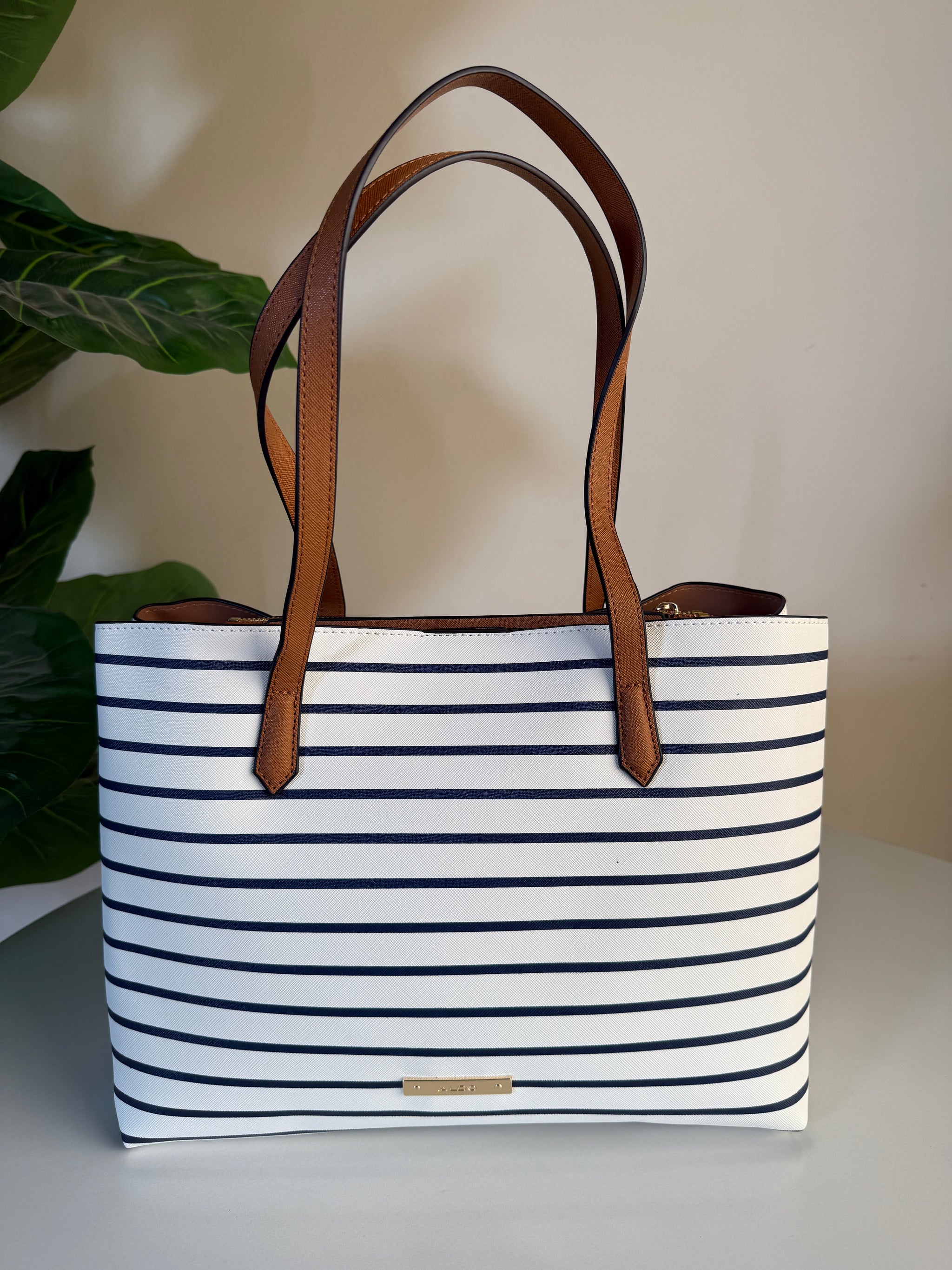 Aldo tote bag(wallet charm)