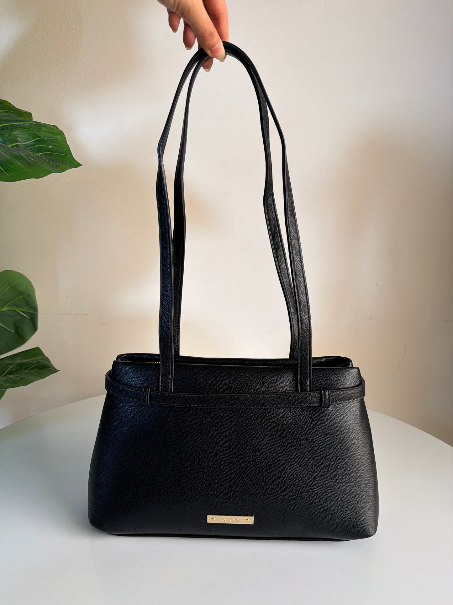 Aldo built shoulder bag