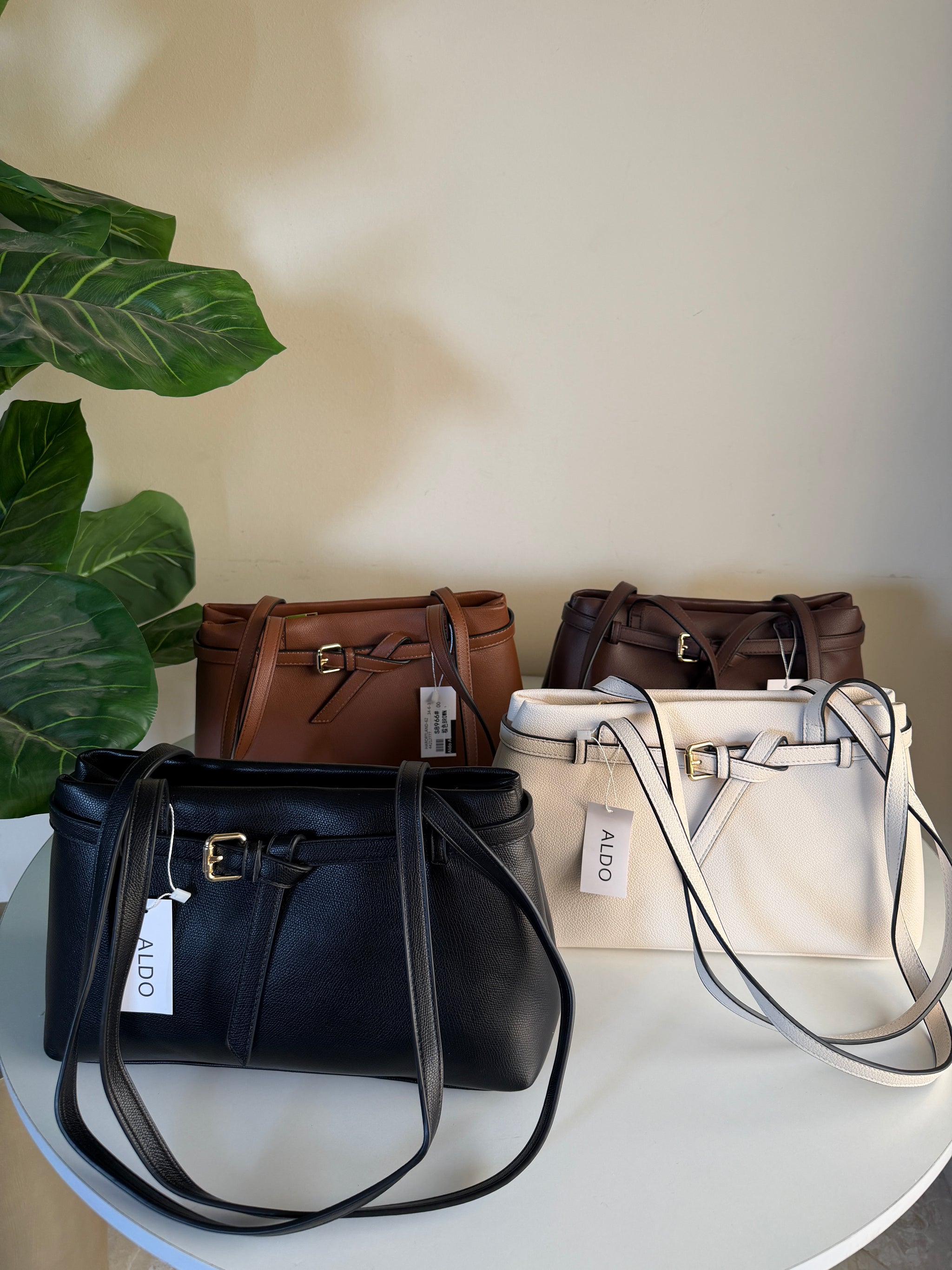 Aldo built shoulder bag