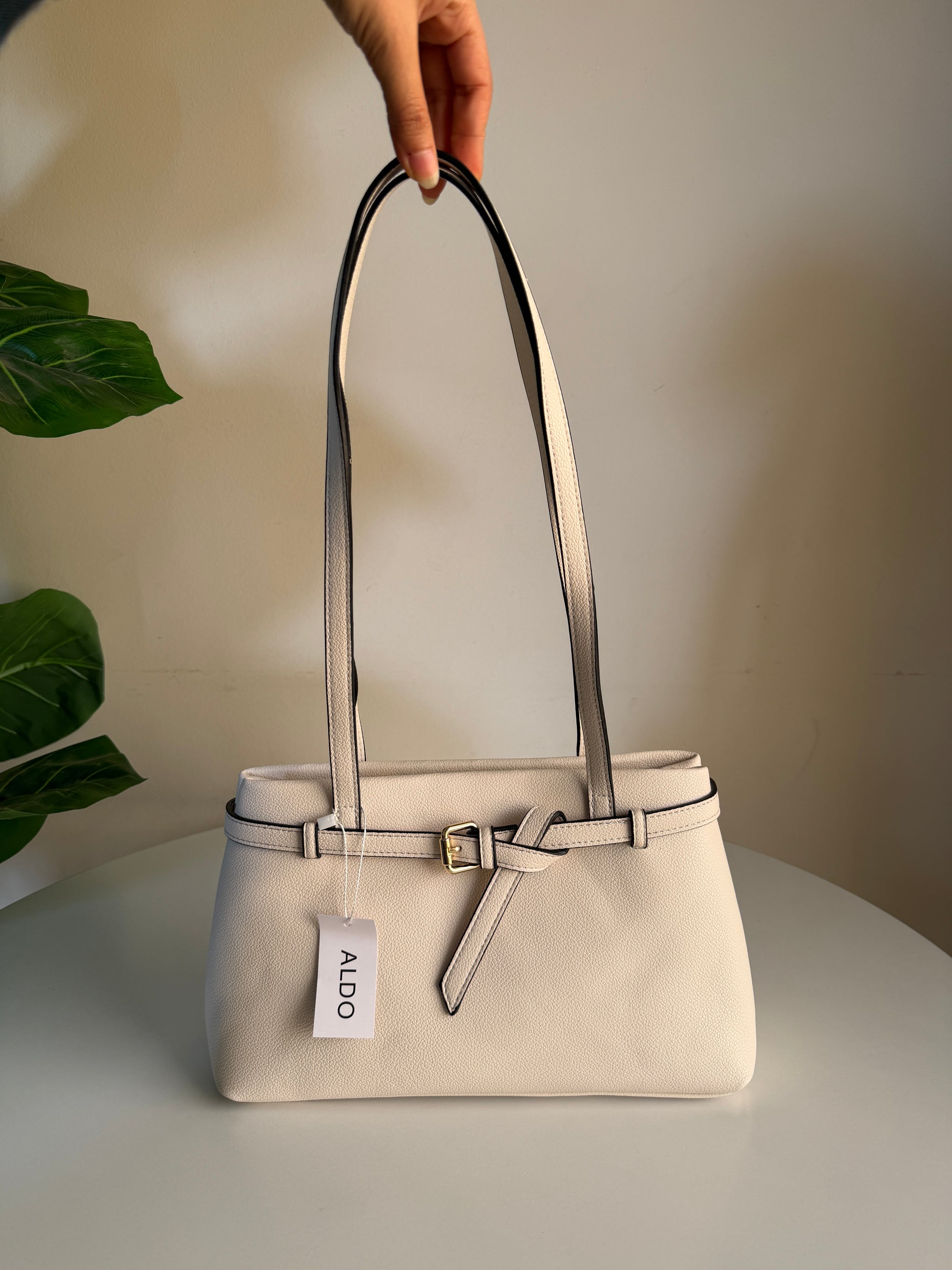 Aldo built shoulder bag