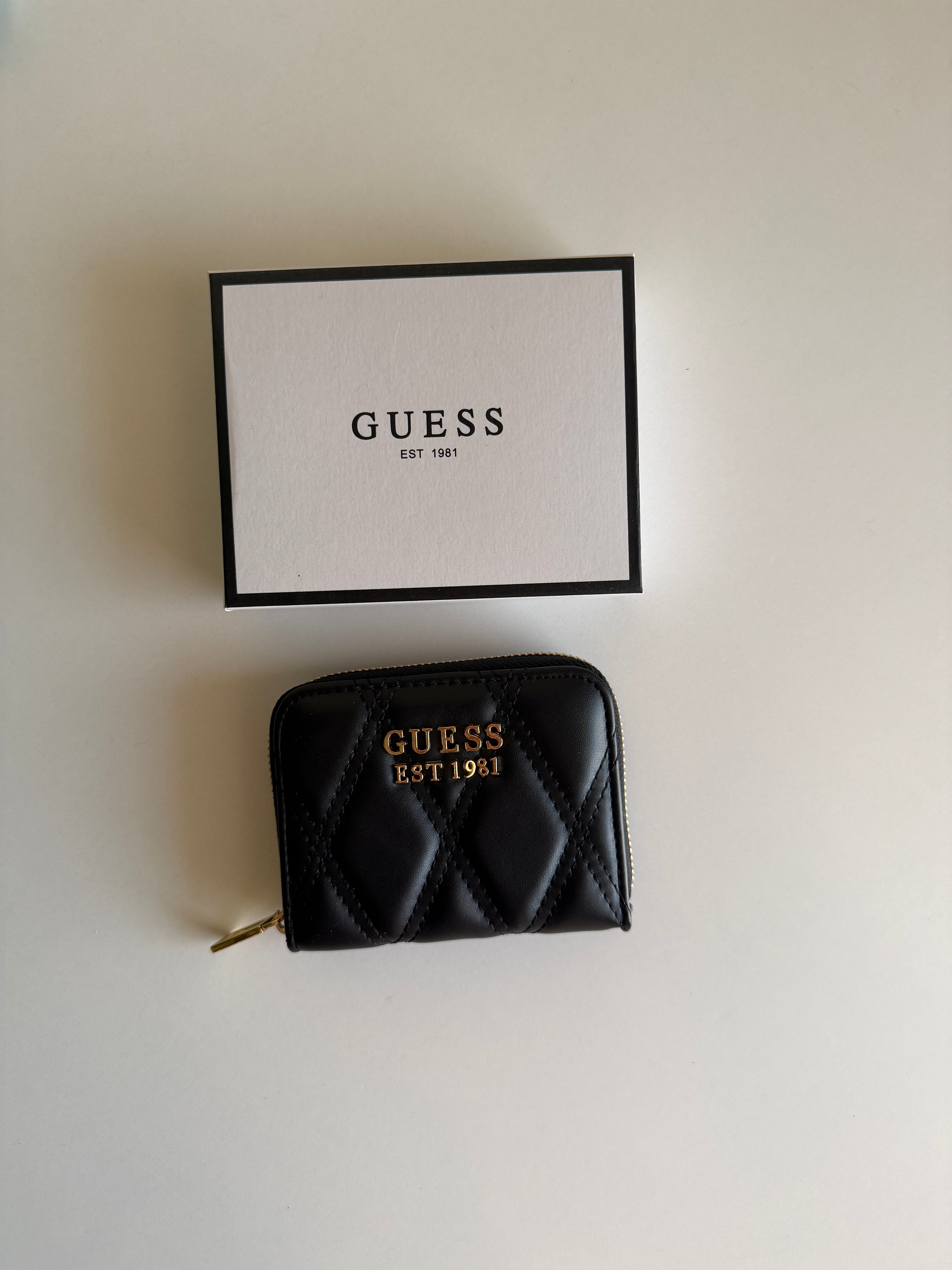 Guess mini wallet (pastel color)