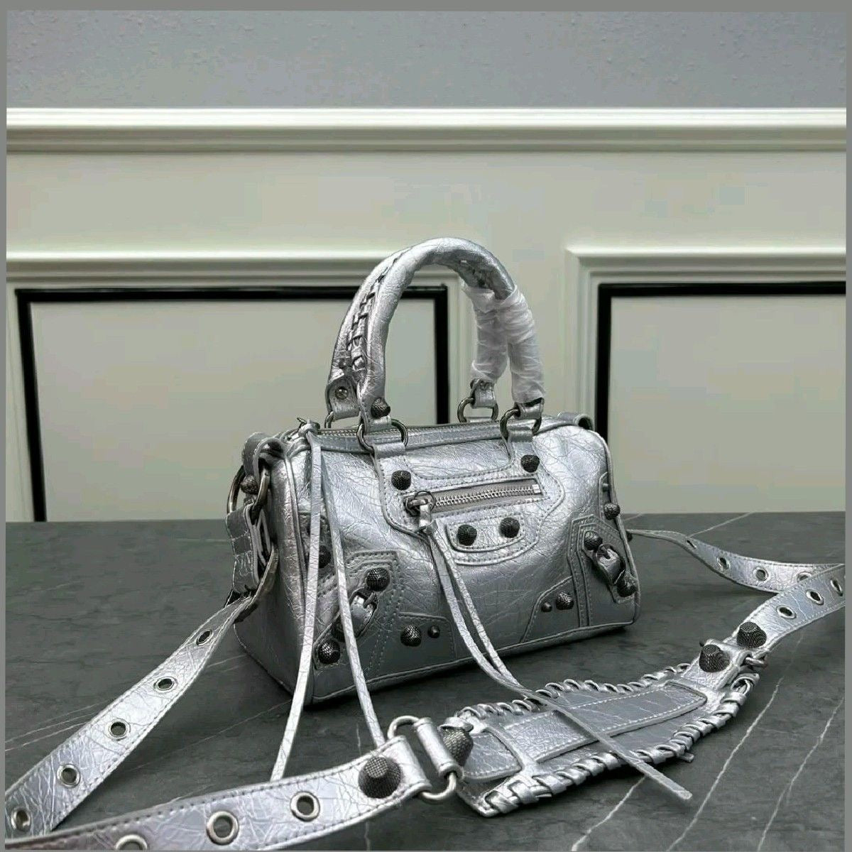 Balanciaga Neo Cagole bag
