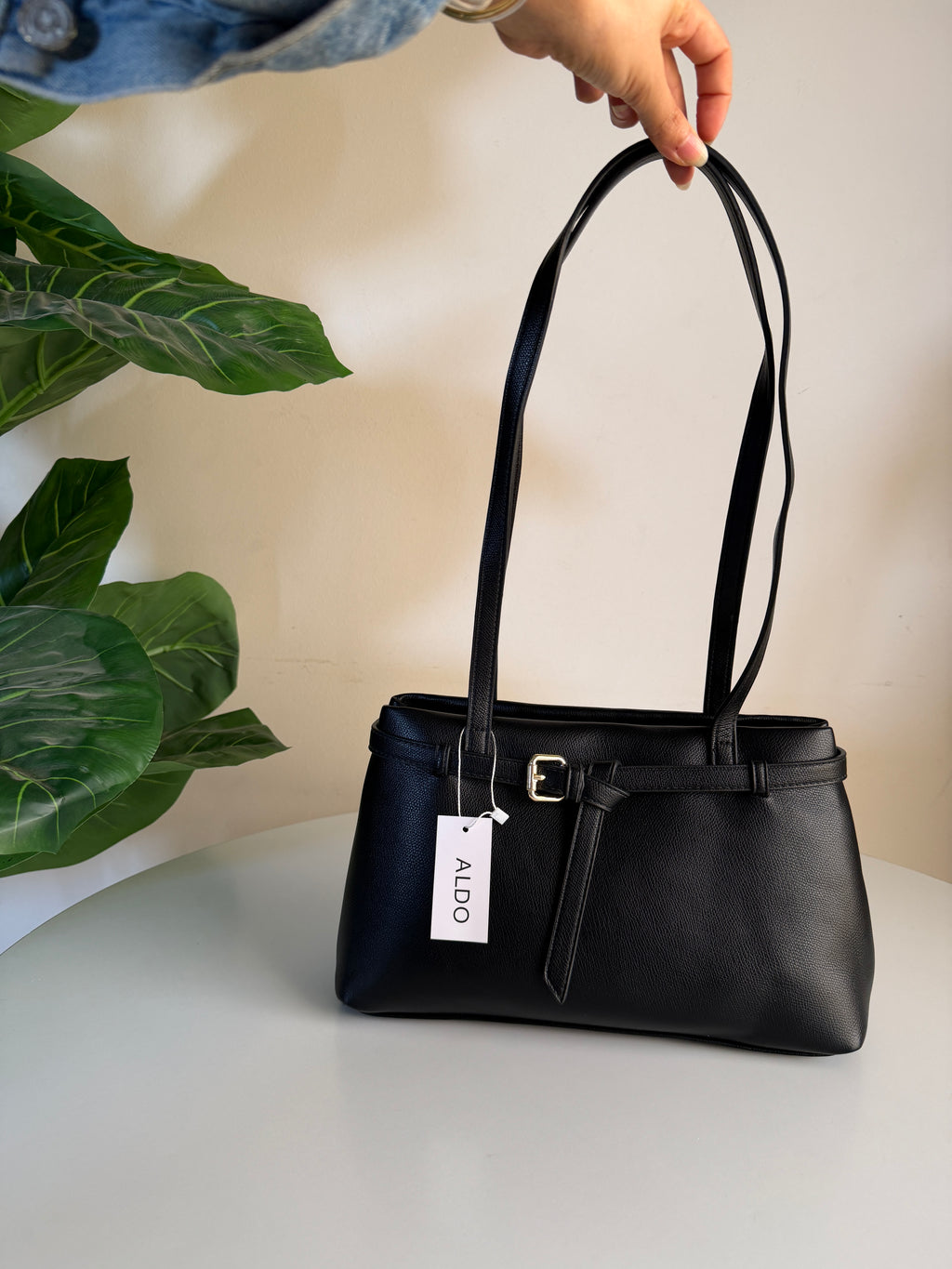 Aldo built shoulder bag