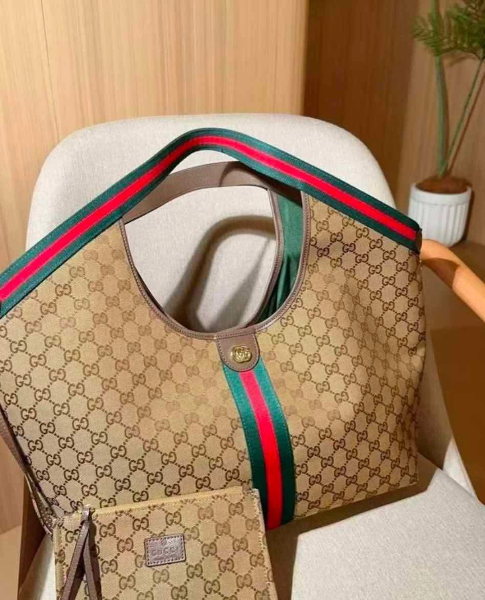 Gucci tote bag with wallet
