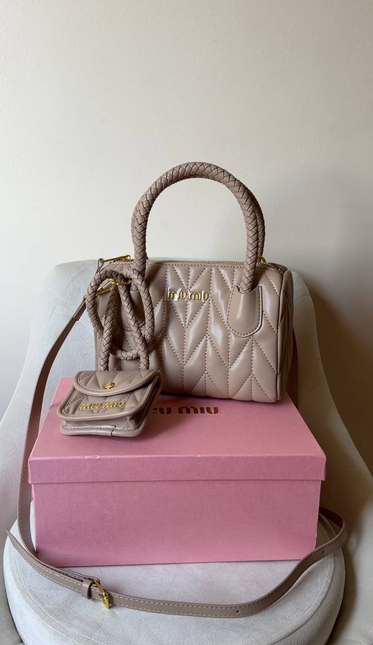 Miu Miu Nappa top handle Biege + NB 574 Miu Miu Denim Biege + Wallet Free