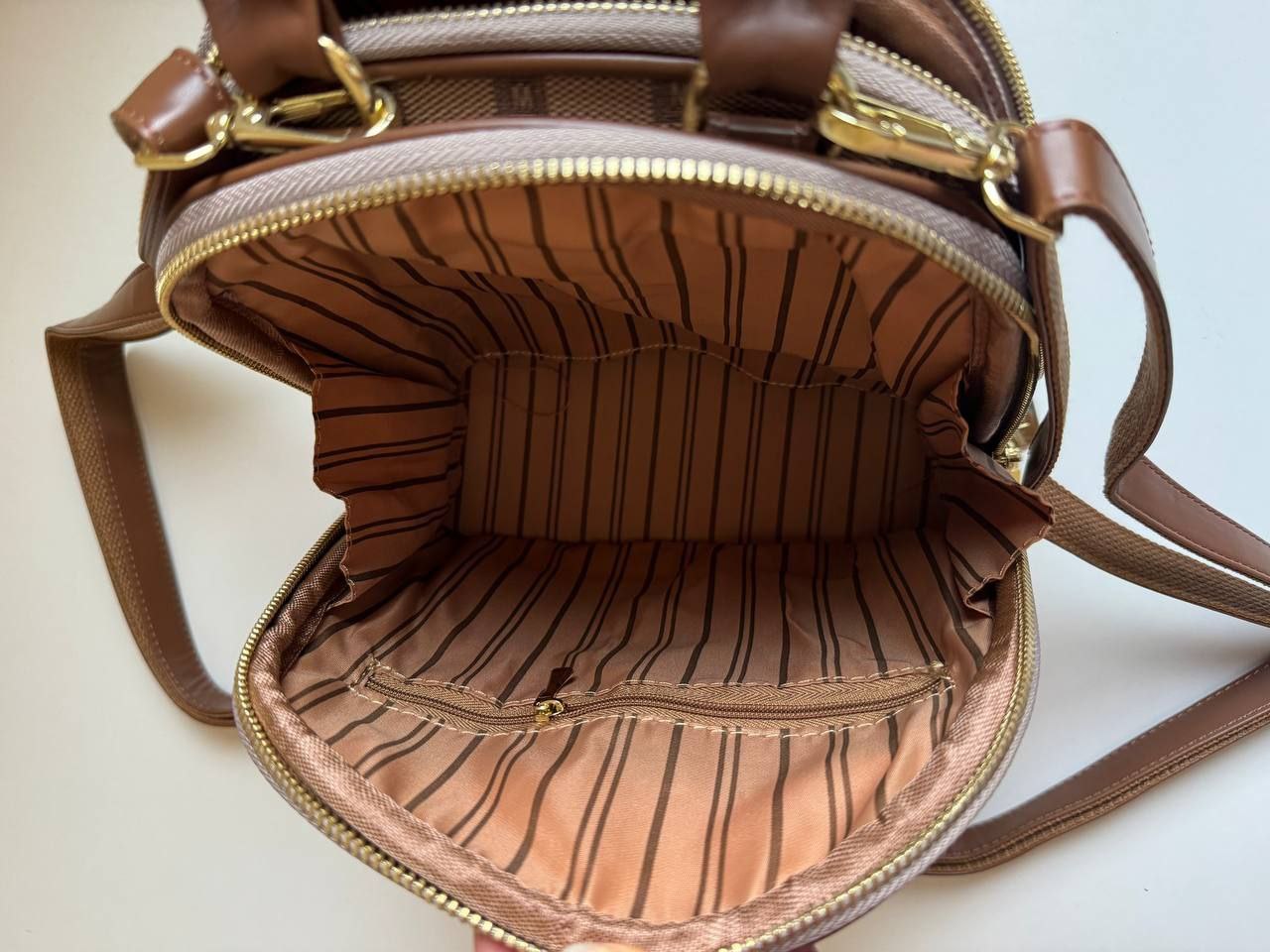 leather back bag