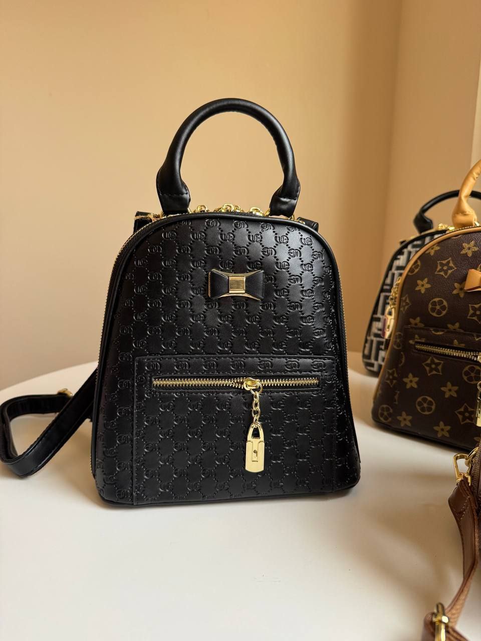 leather back bag