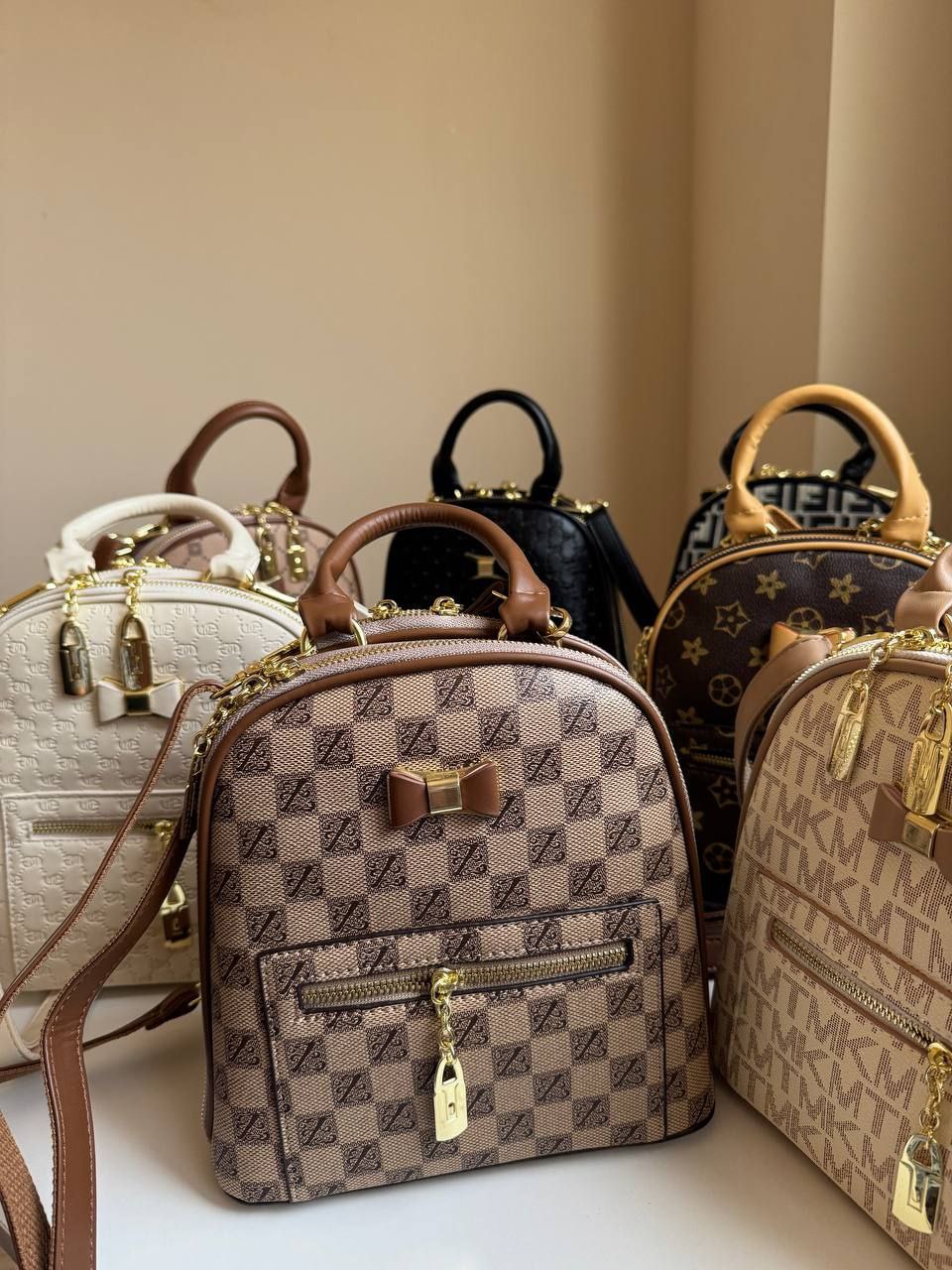 leather back bag
