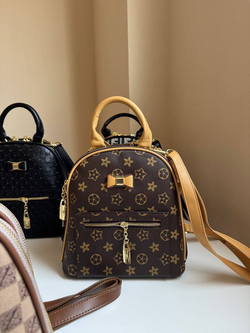 leather back bag