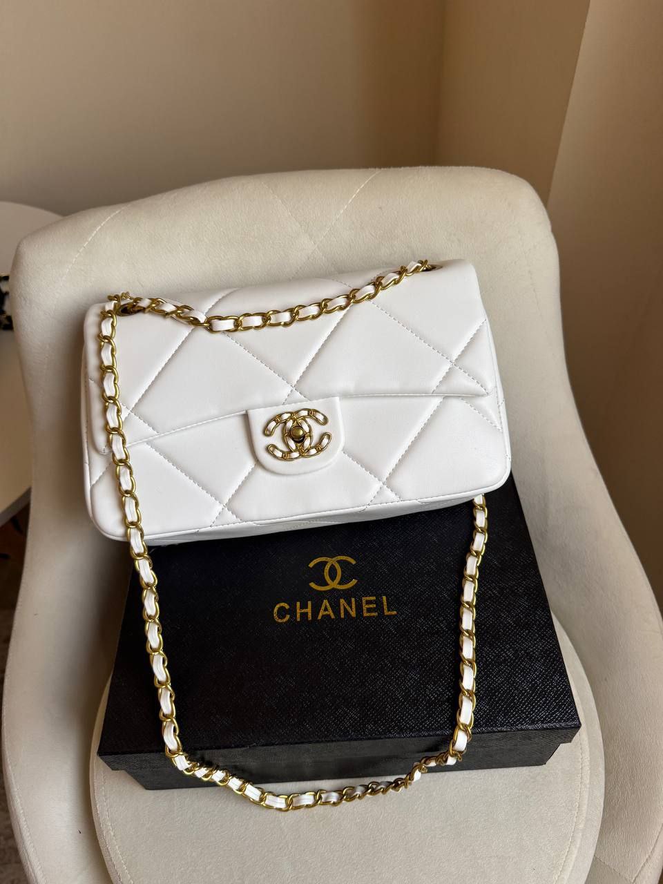 Chanel 19 flab bag