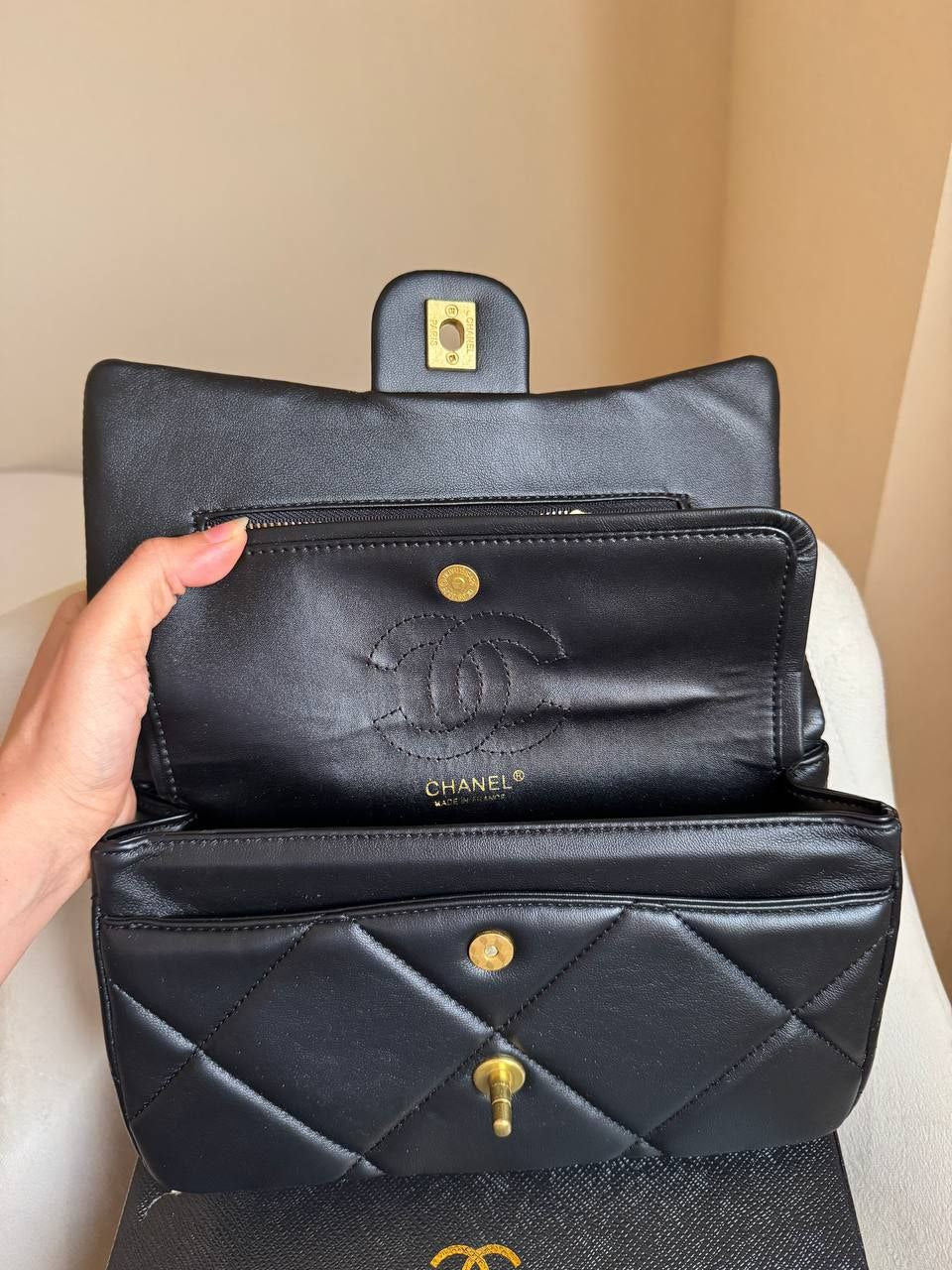 Channel 19 flab bag