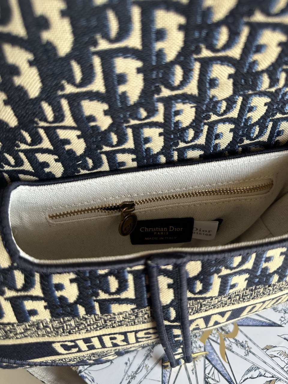 Dior saddle oblique embroidery