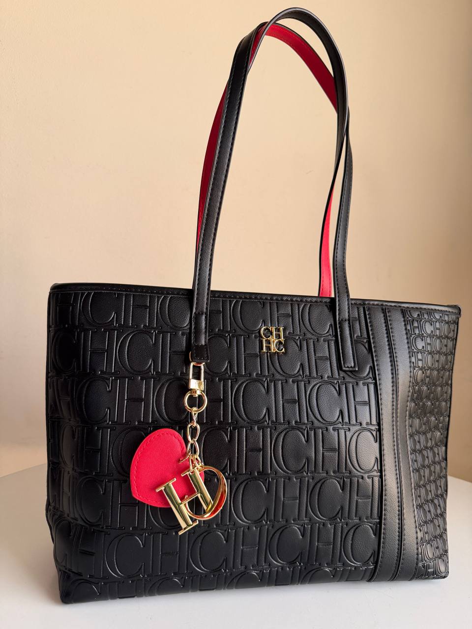 Carolina Herrera shoulder 1