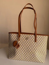 Carolina Herrera shoulder 3