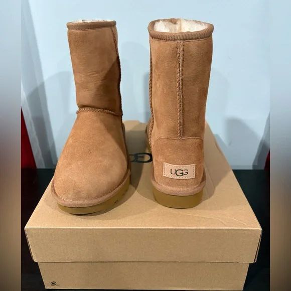 UGG Classic Short II