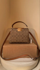 COACH smith tote bag medium