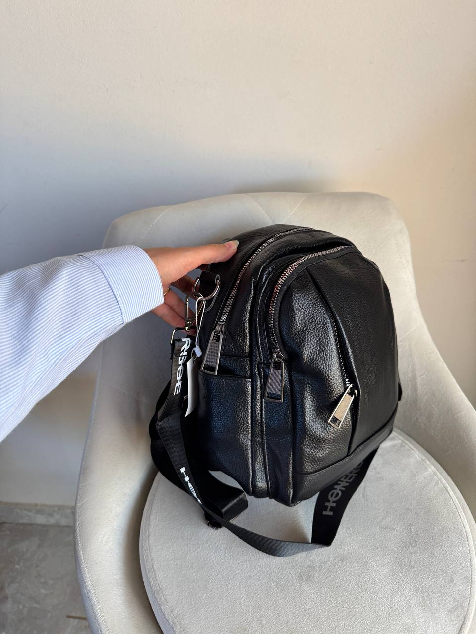 Back bag leather