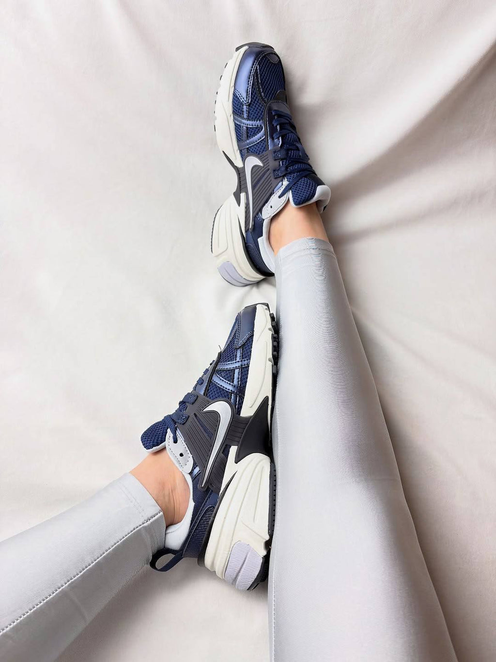 Nike V2k Run Obsidian Wolf Gray