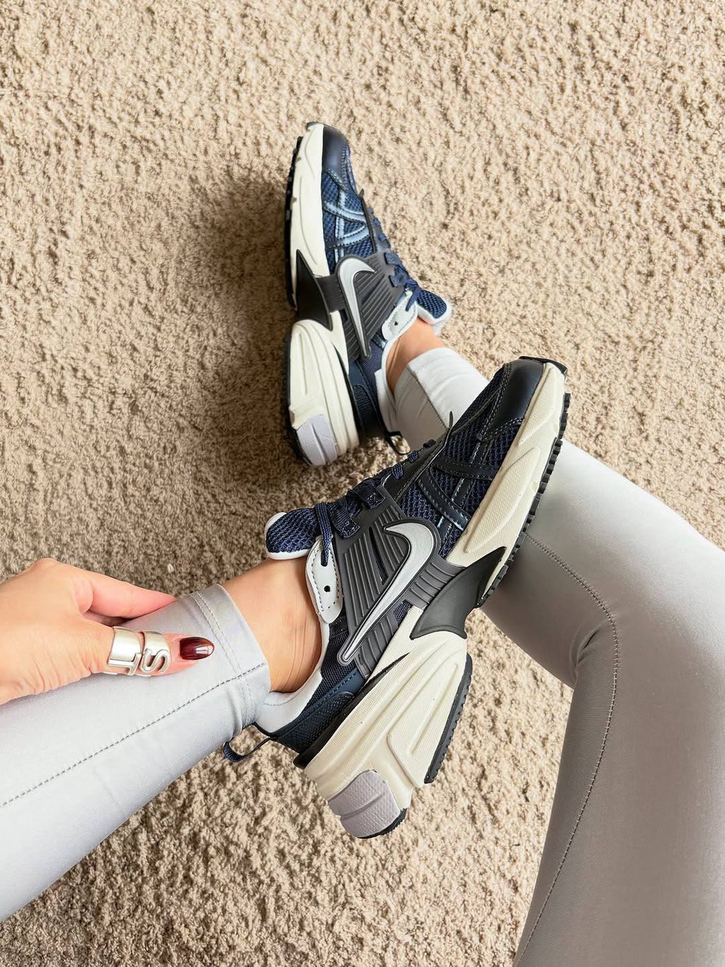 Nike V2k Run Obsidian Wolf Gray