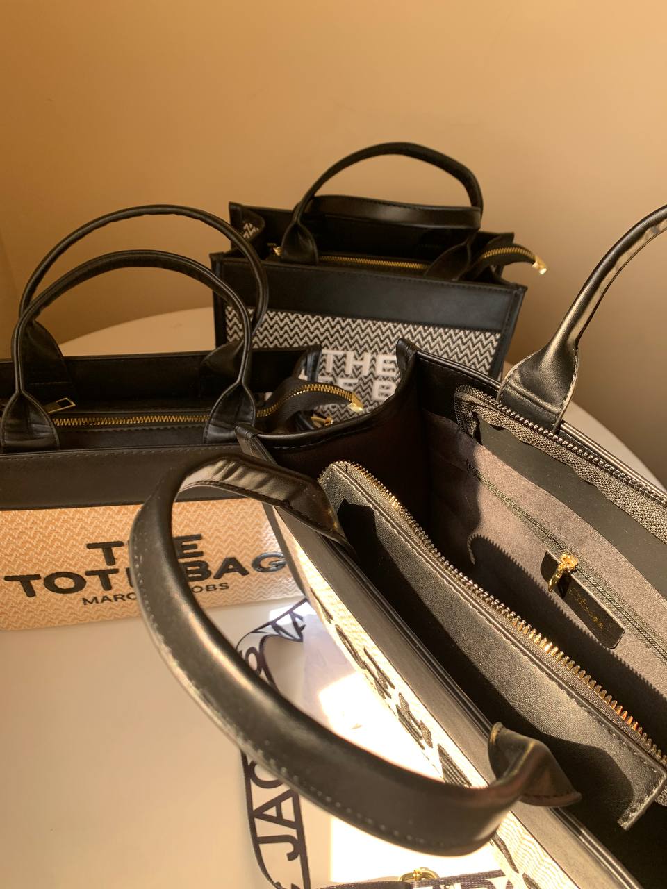 The tote bag by Marc Jacobs