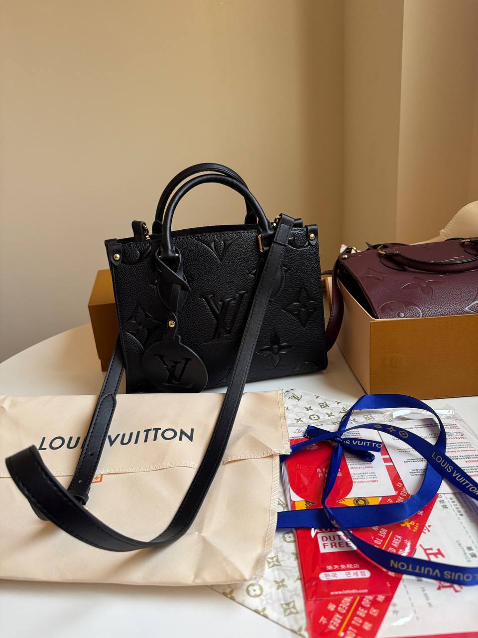 Lv tote hand bag