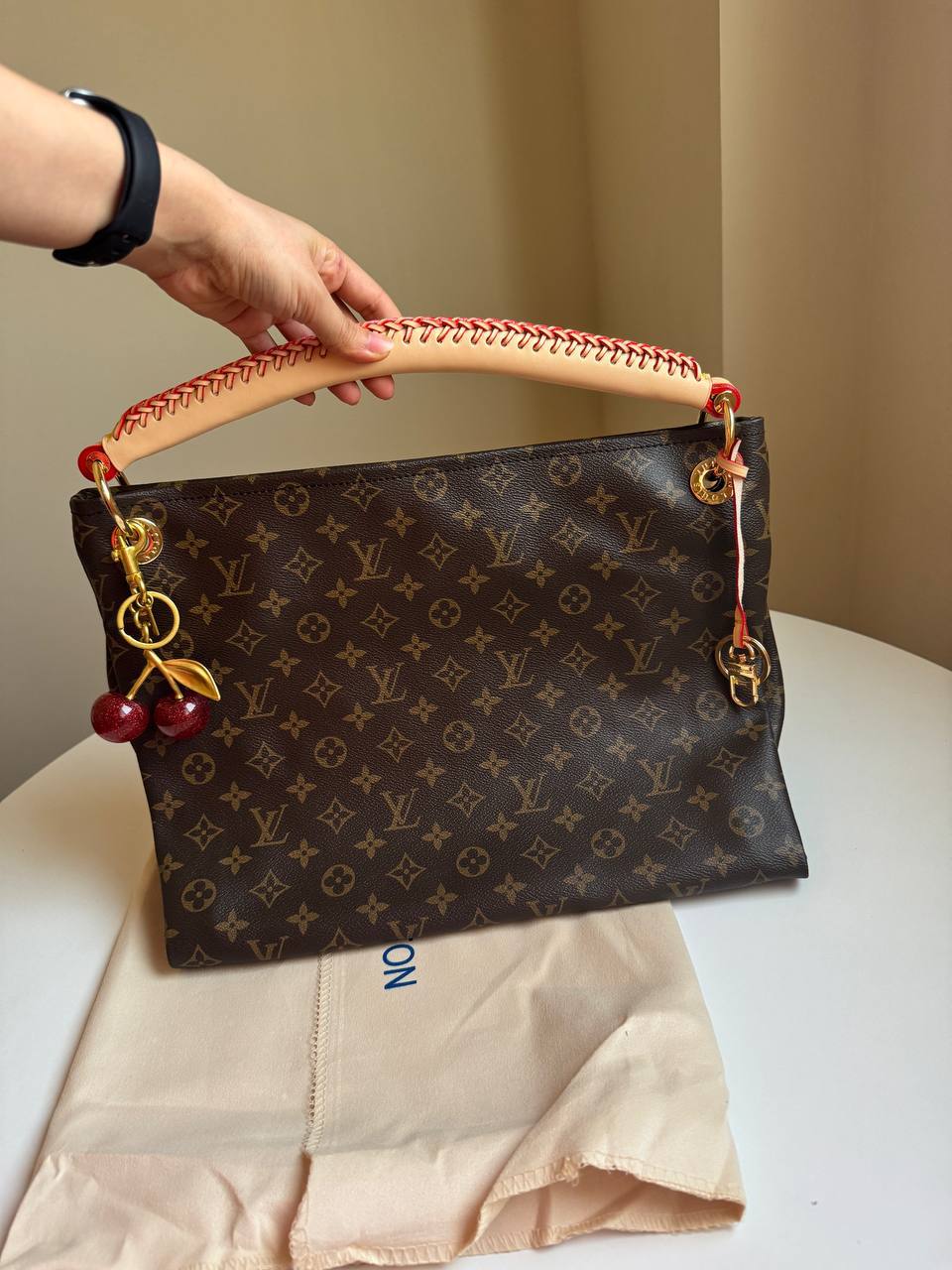 LV Artsy bag