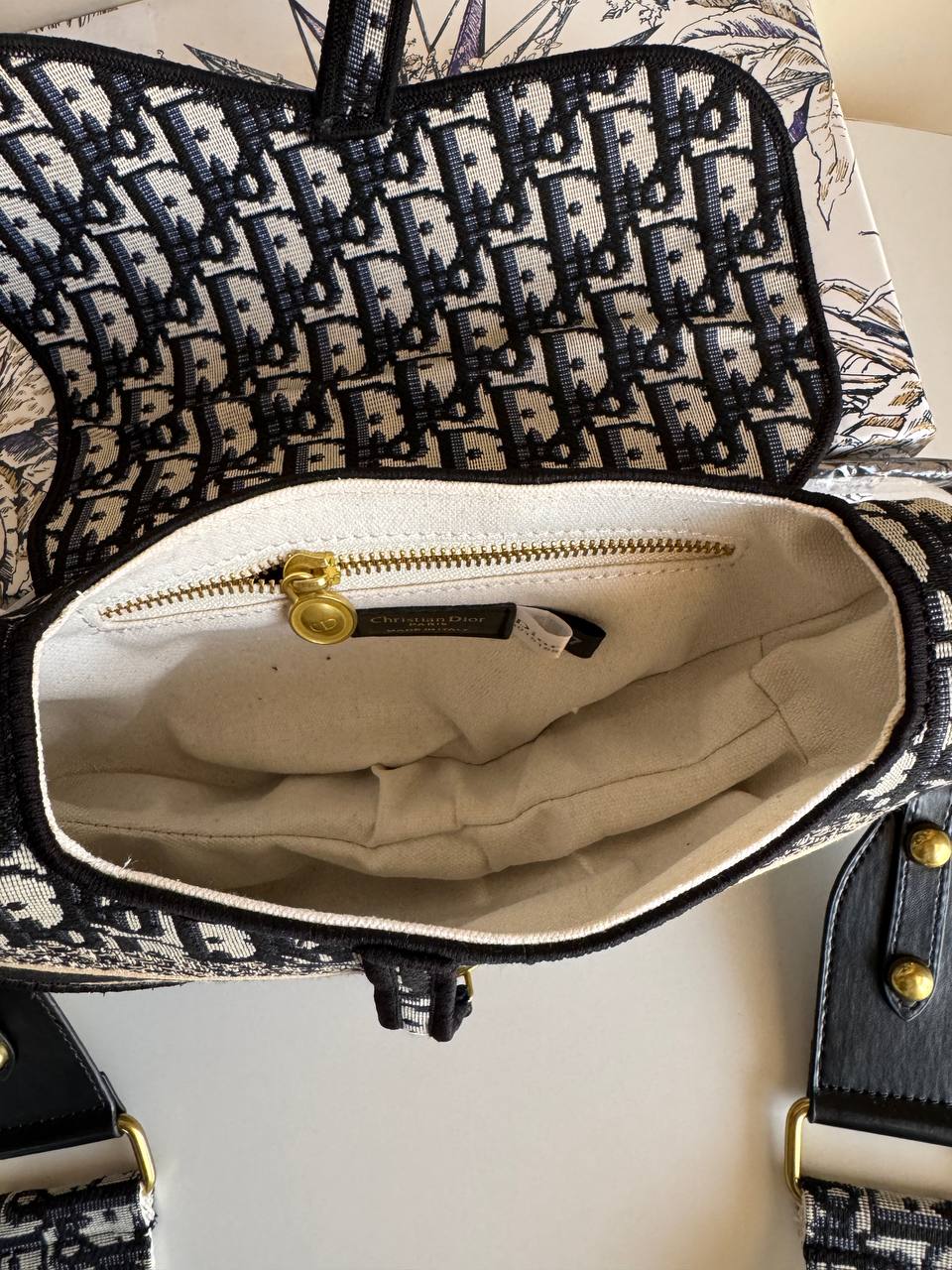 Dior saddle oblique embroidery
