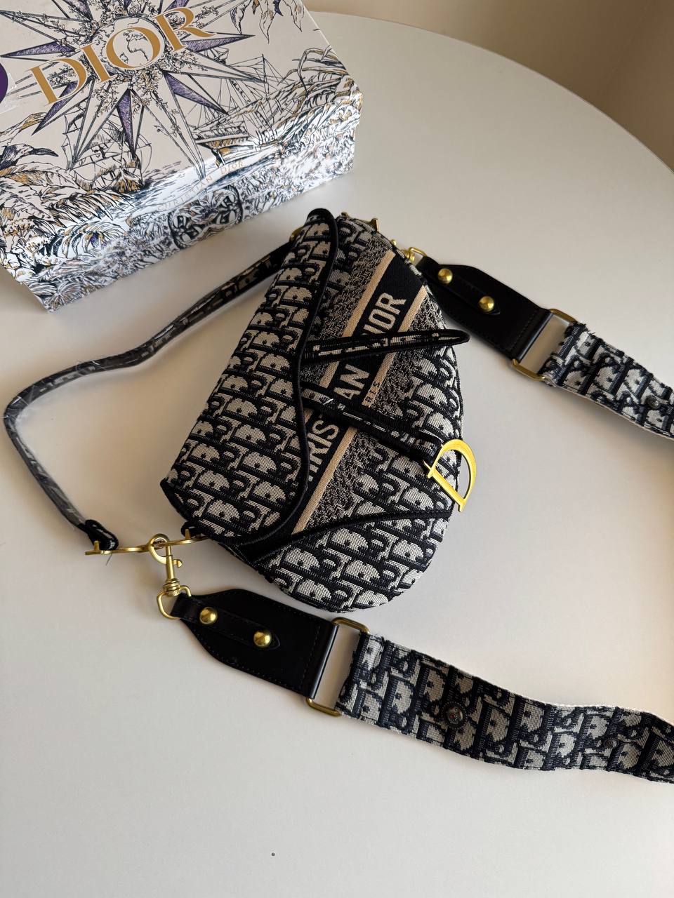 Dior saddle oblique embroidery