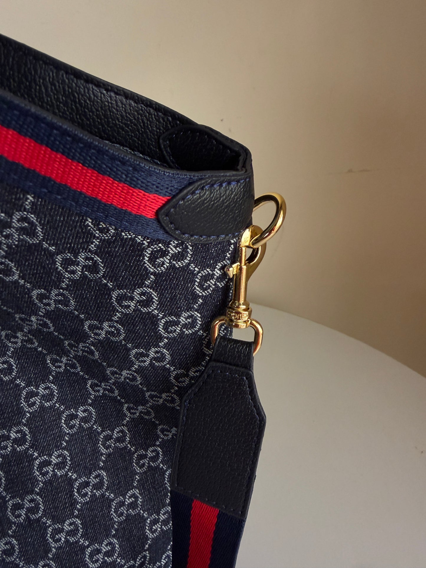 Gucci tote bag with wallet