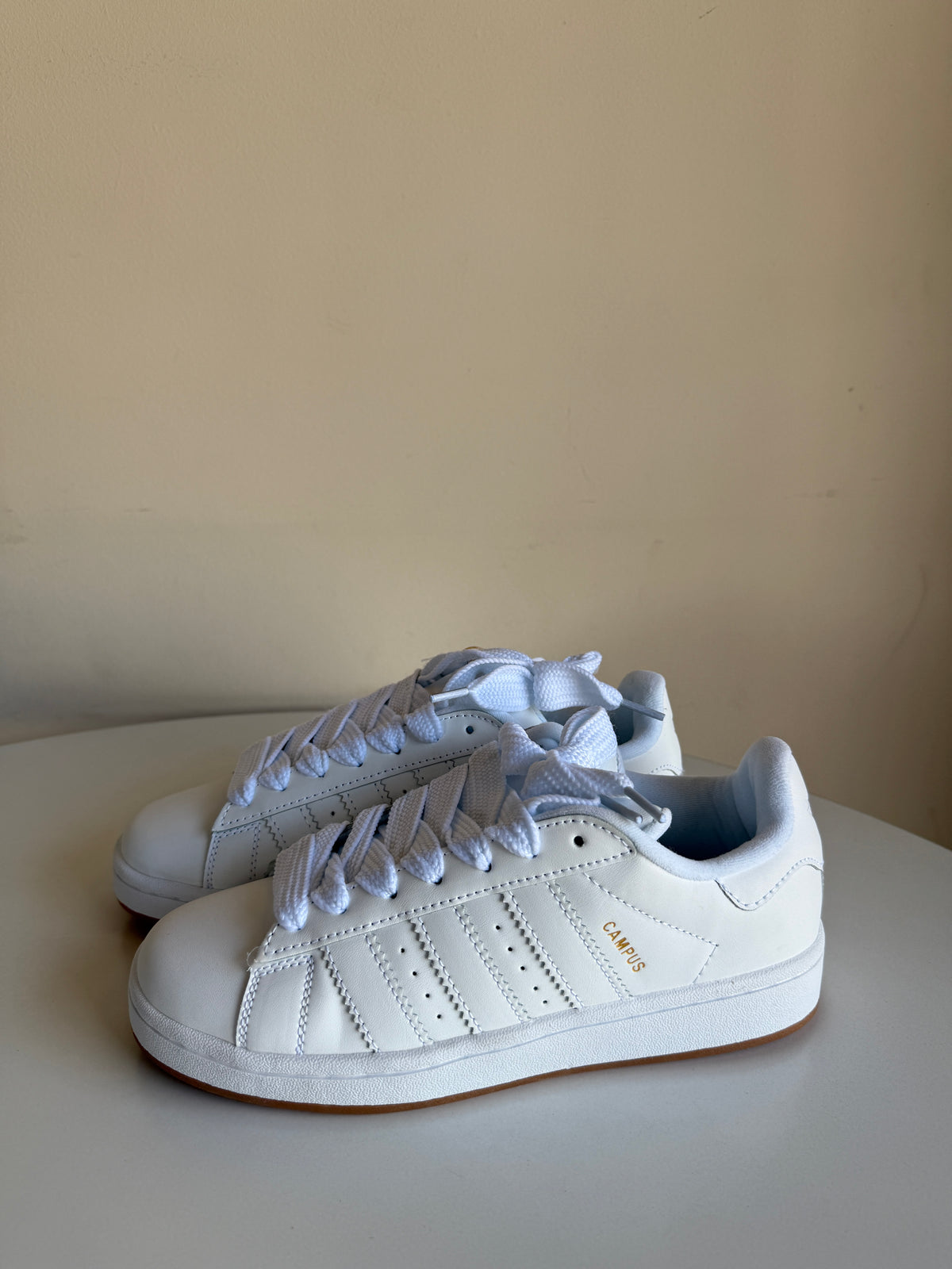 Adidas campus white