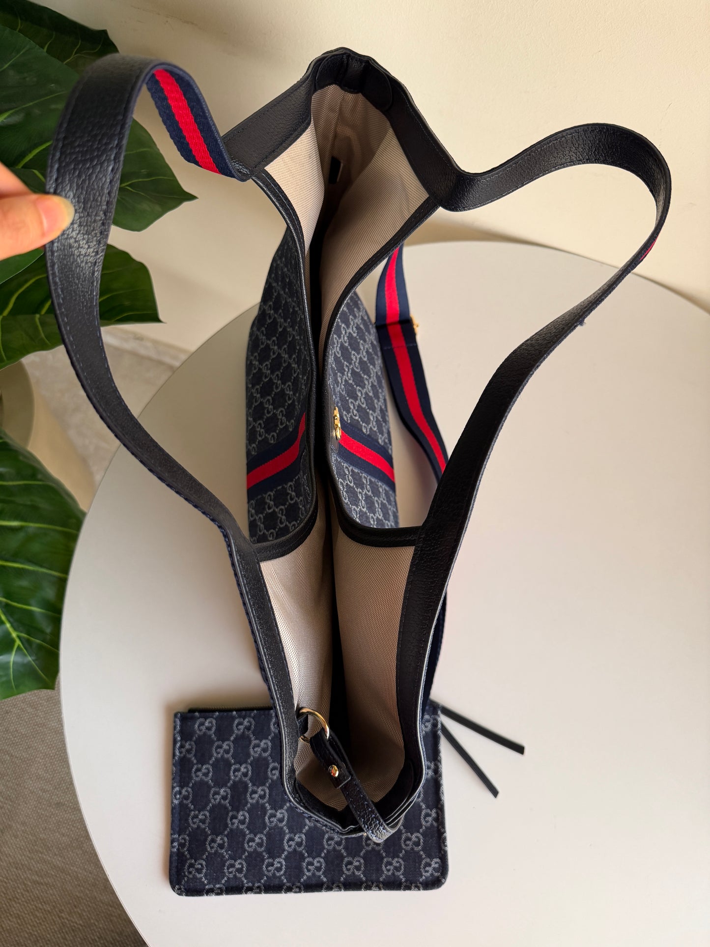 Gucci tote bag with wallet