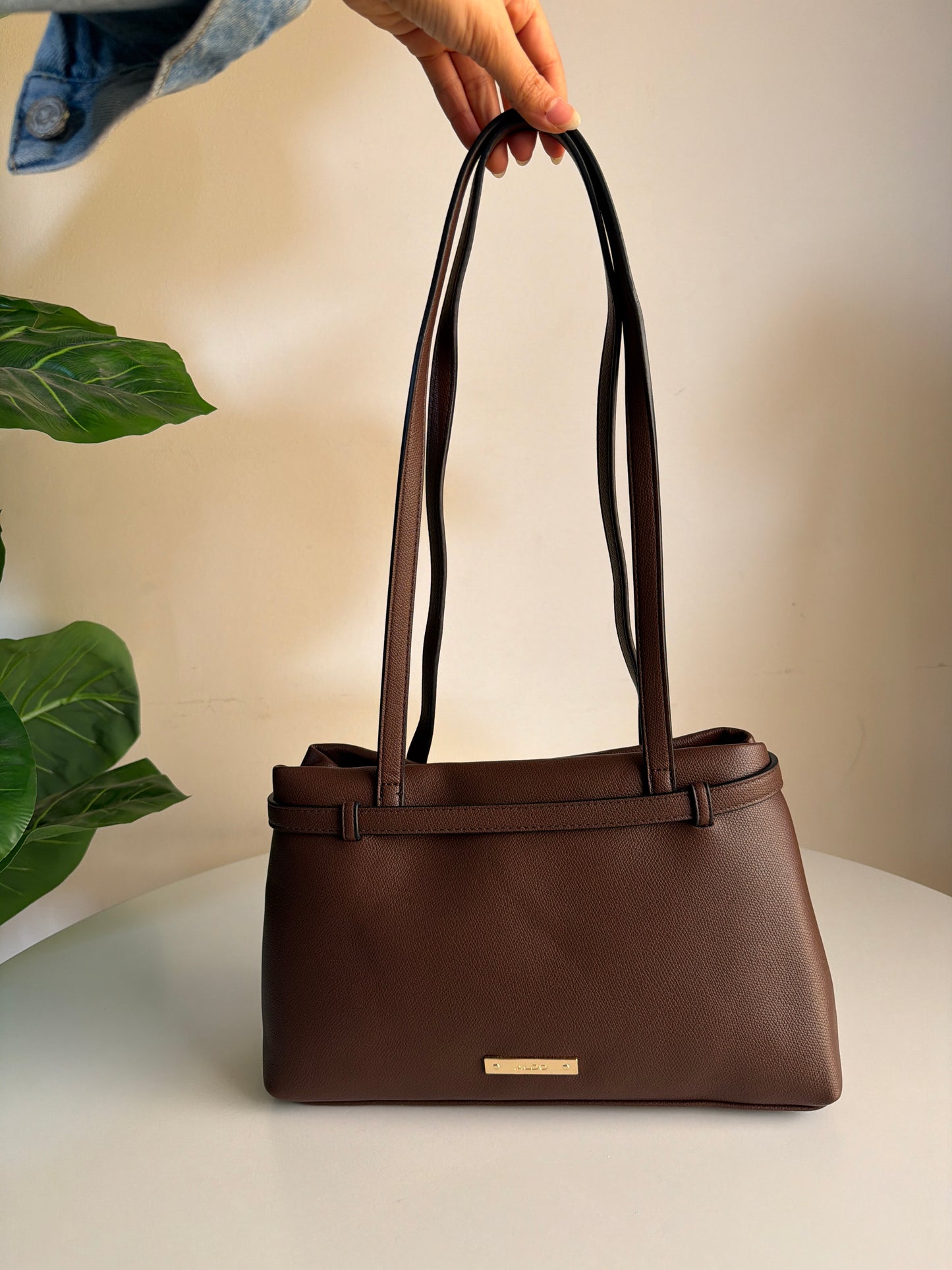 Aldo built shoulder bag