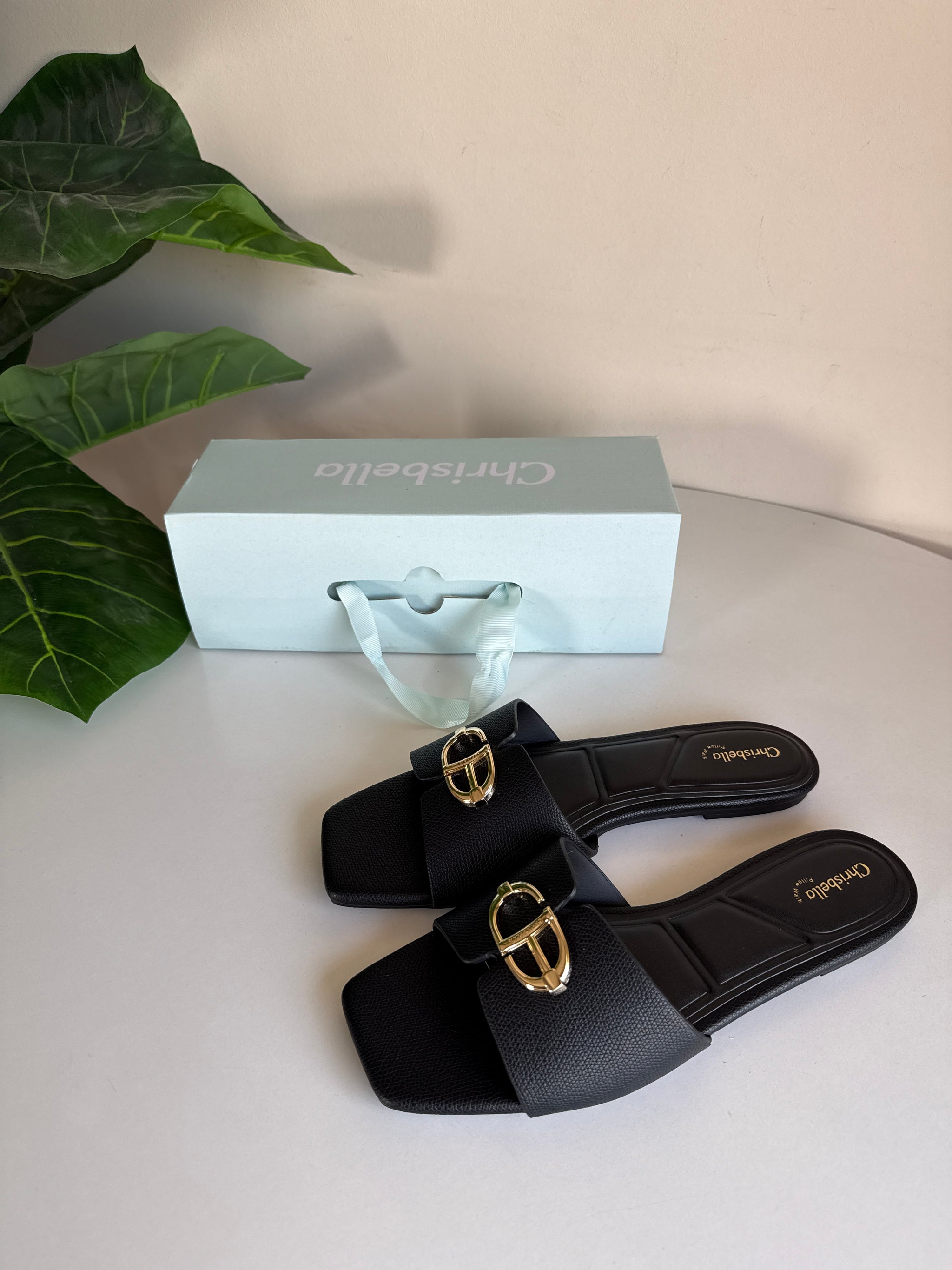 Chrisbella Buckled Slipper (black)