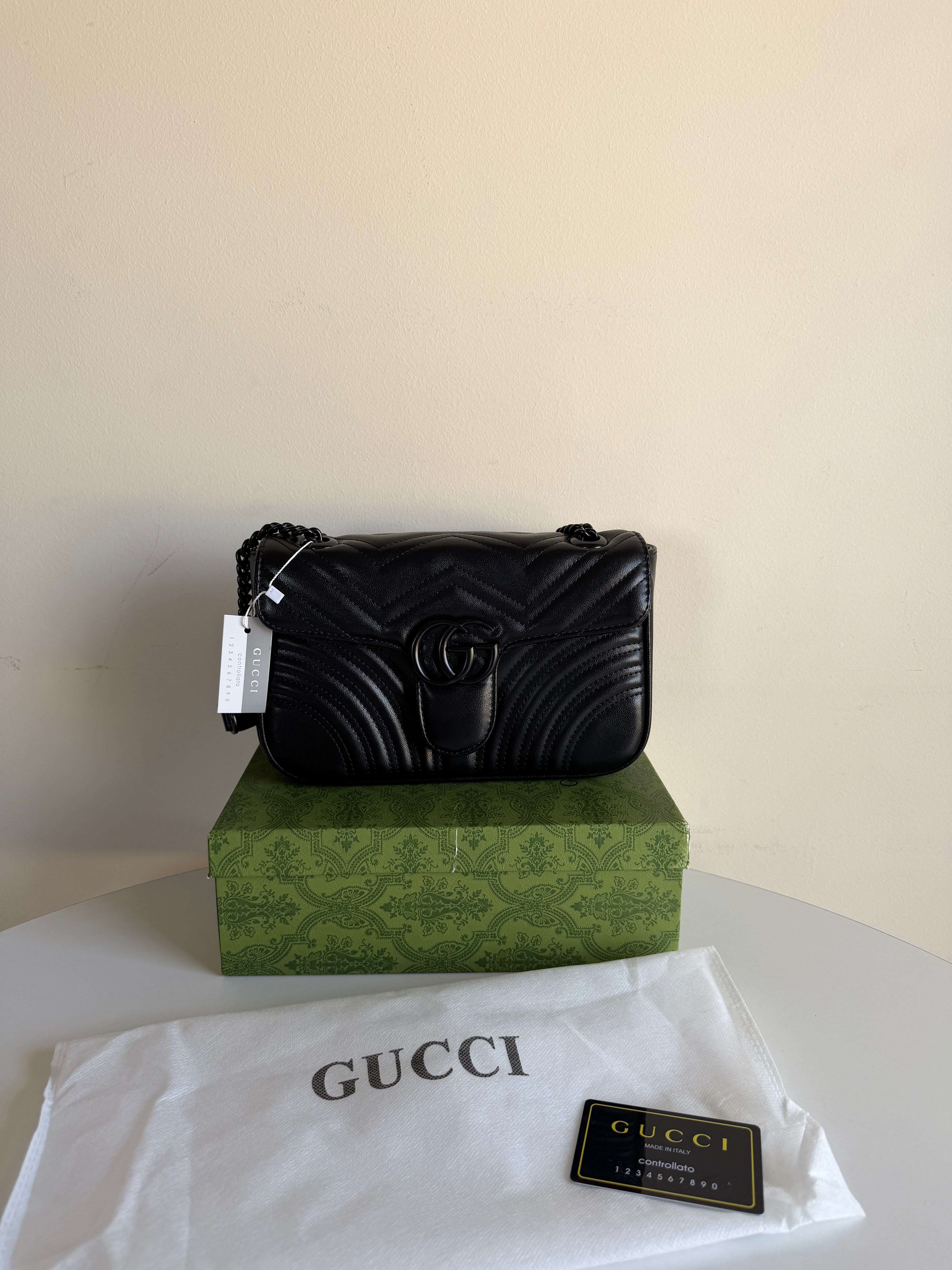 Gucci GG Marmont (Medium)