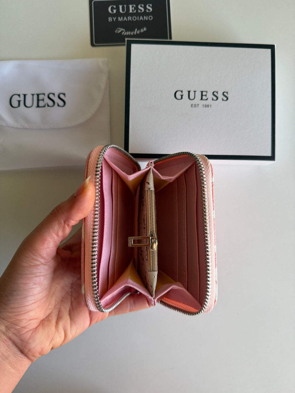Guess mini wallet (patterned)