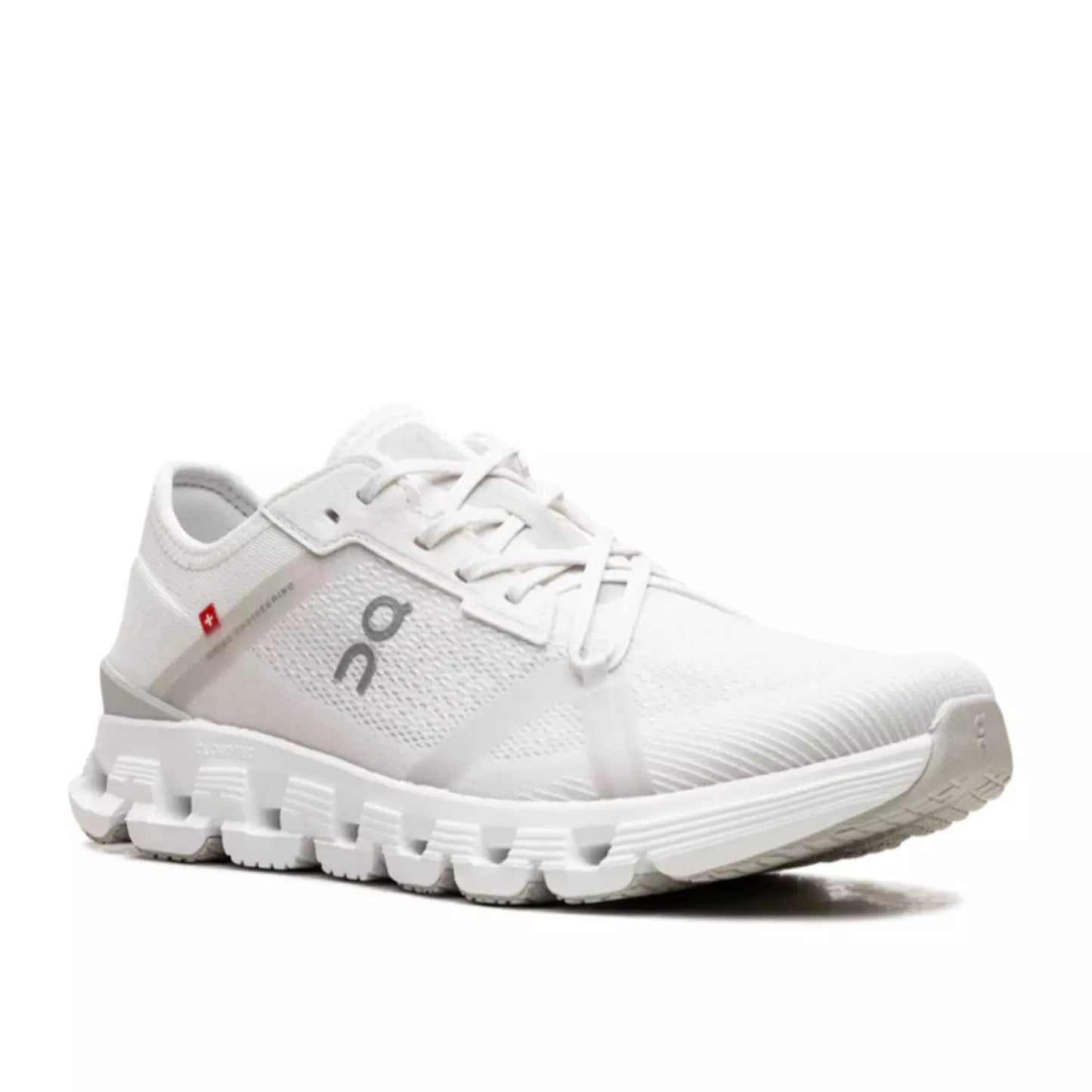 On Running Cloud X 4 AD White Wolf