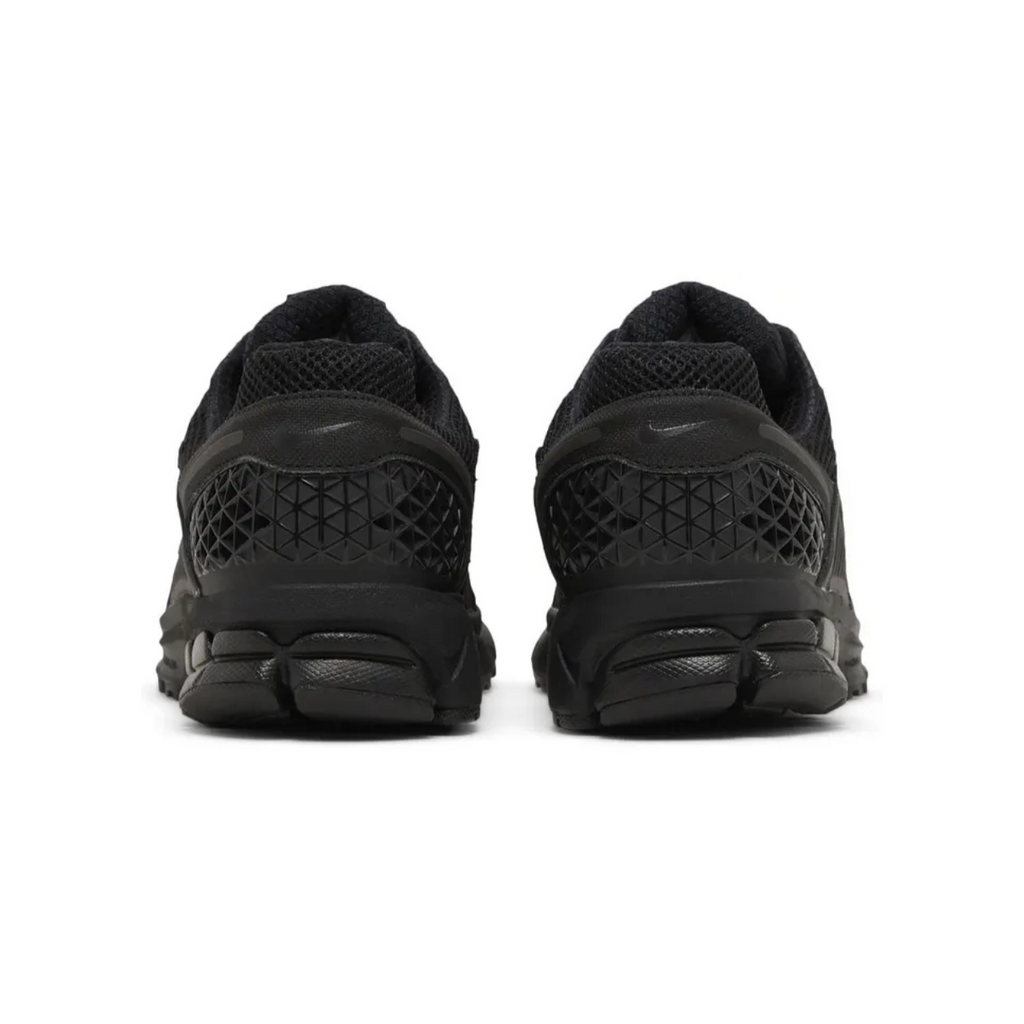 Air Zoom Vomero 5 'Triple Black'