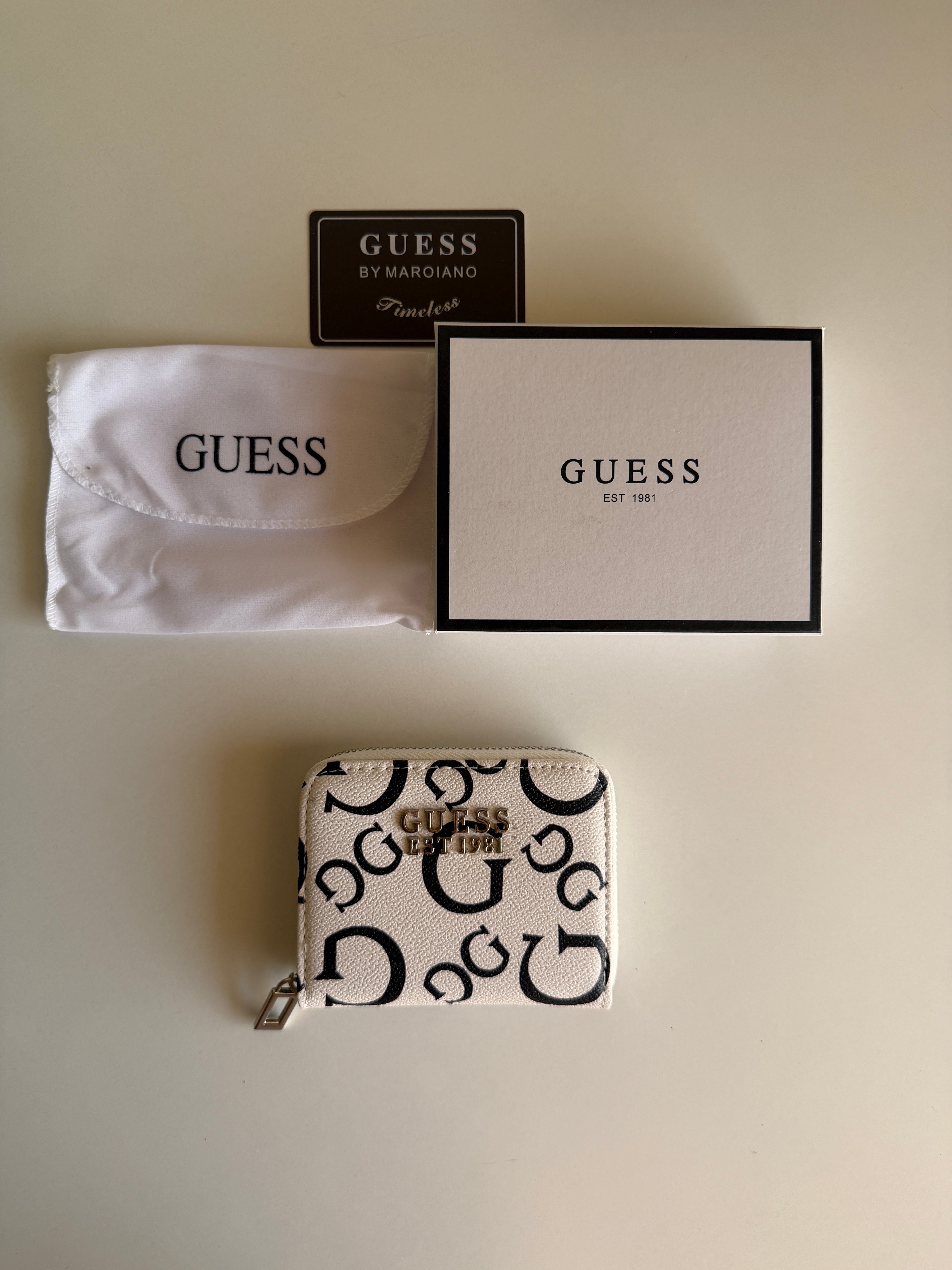 Guess mini wallet (patterned)