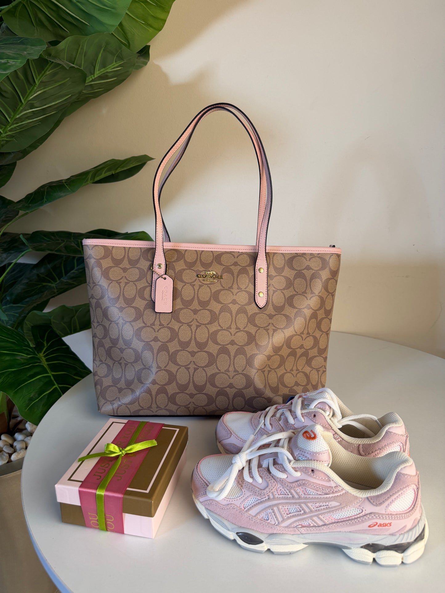 Coach signature canvas bag pink +Asics Gel-Kayano pink + Wallet free