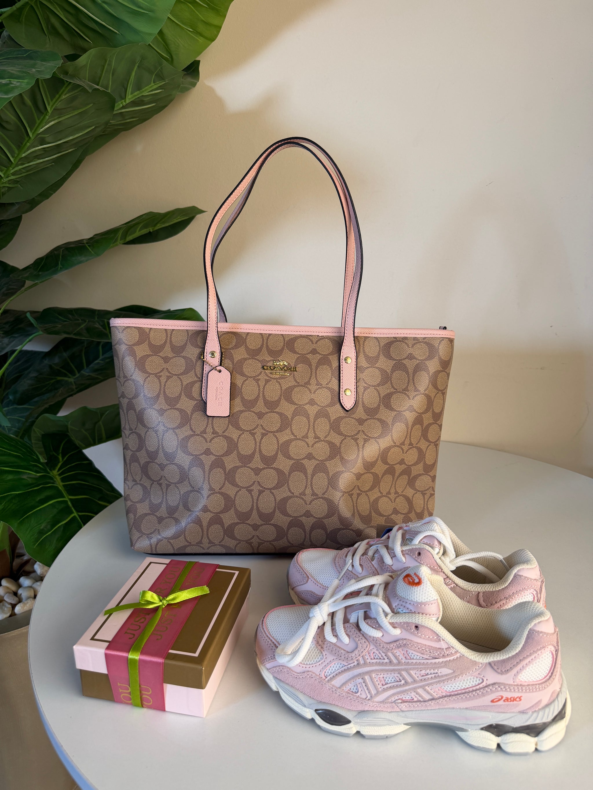 Coach signature canvas bag pink +Asics Gel-Kayano pink + Wallet free