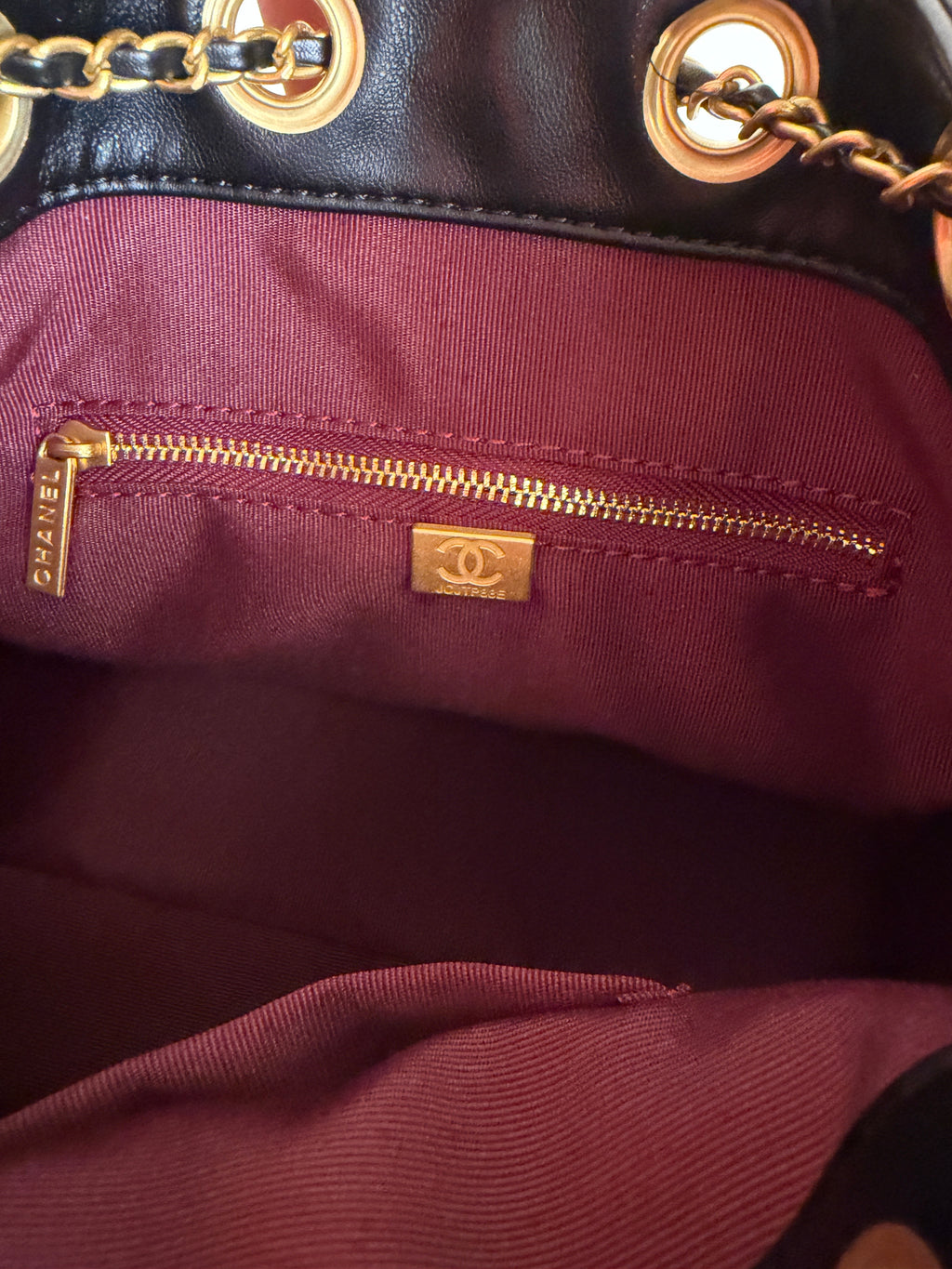 Chanel hobo bag 25