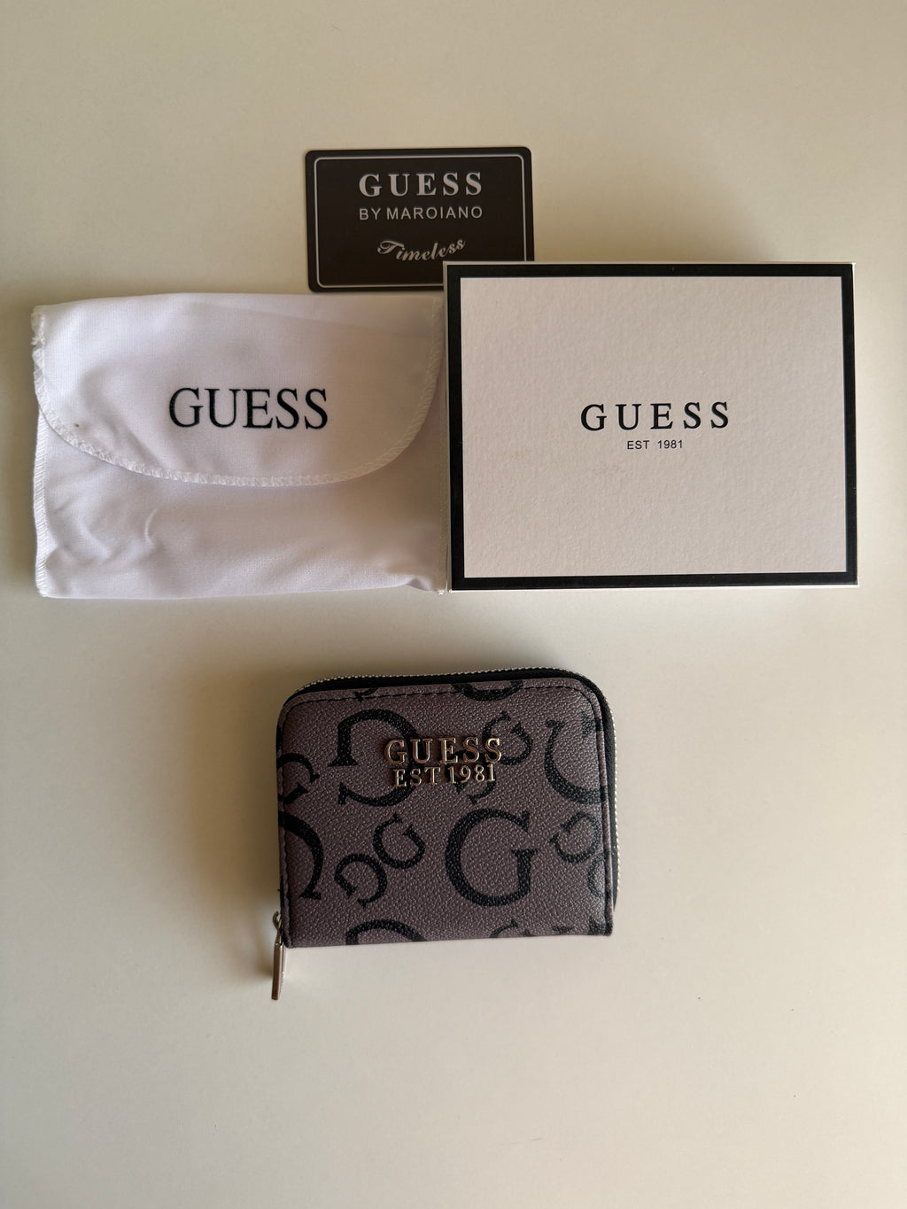 Guess mini wallet (patterned)
