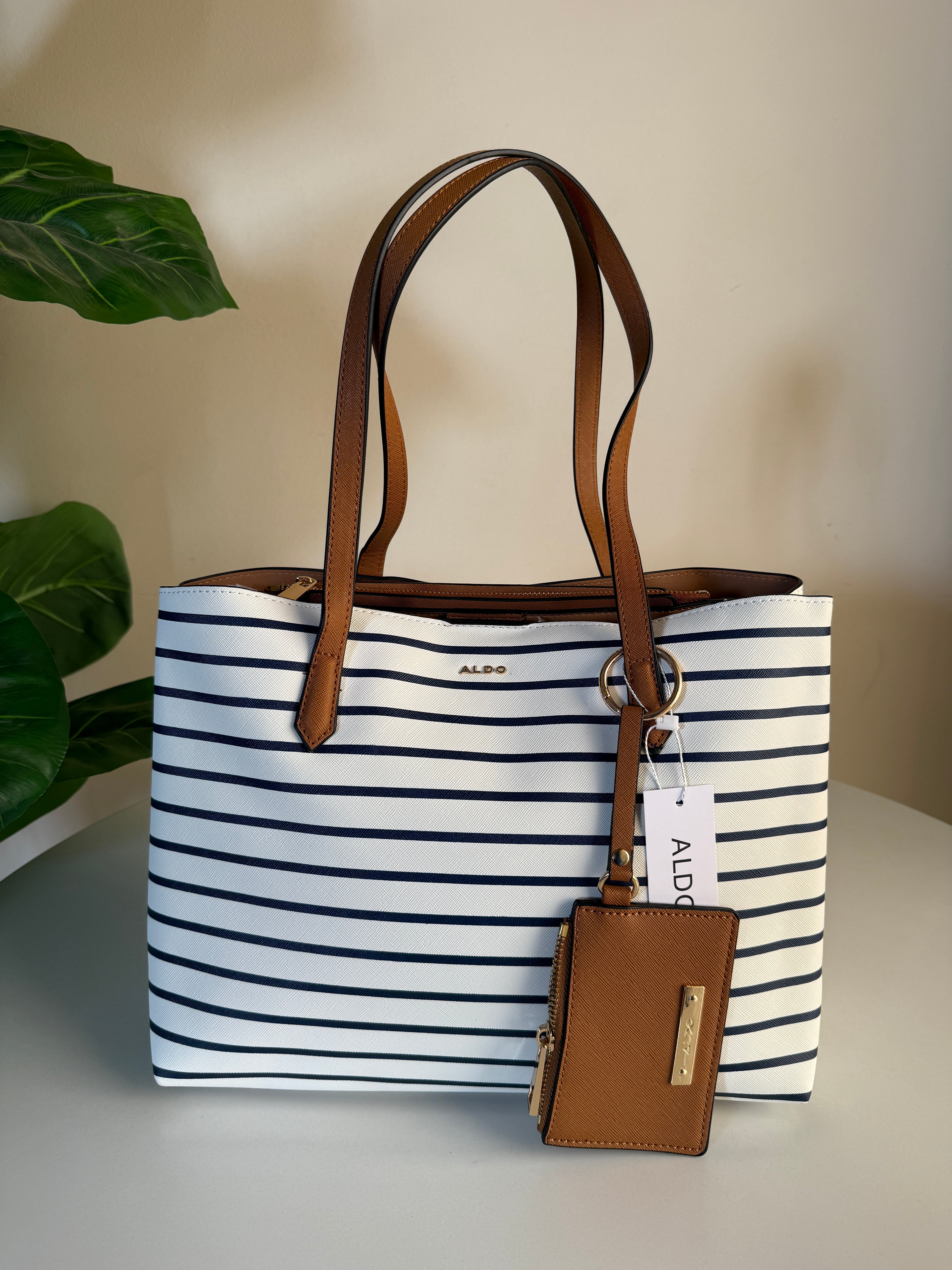 Aldo tote bag(wallet charm)