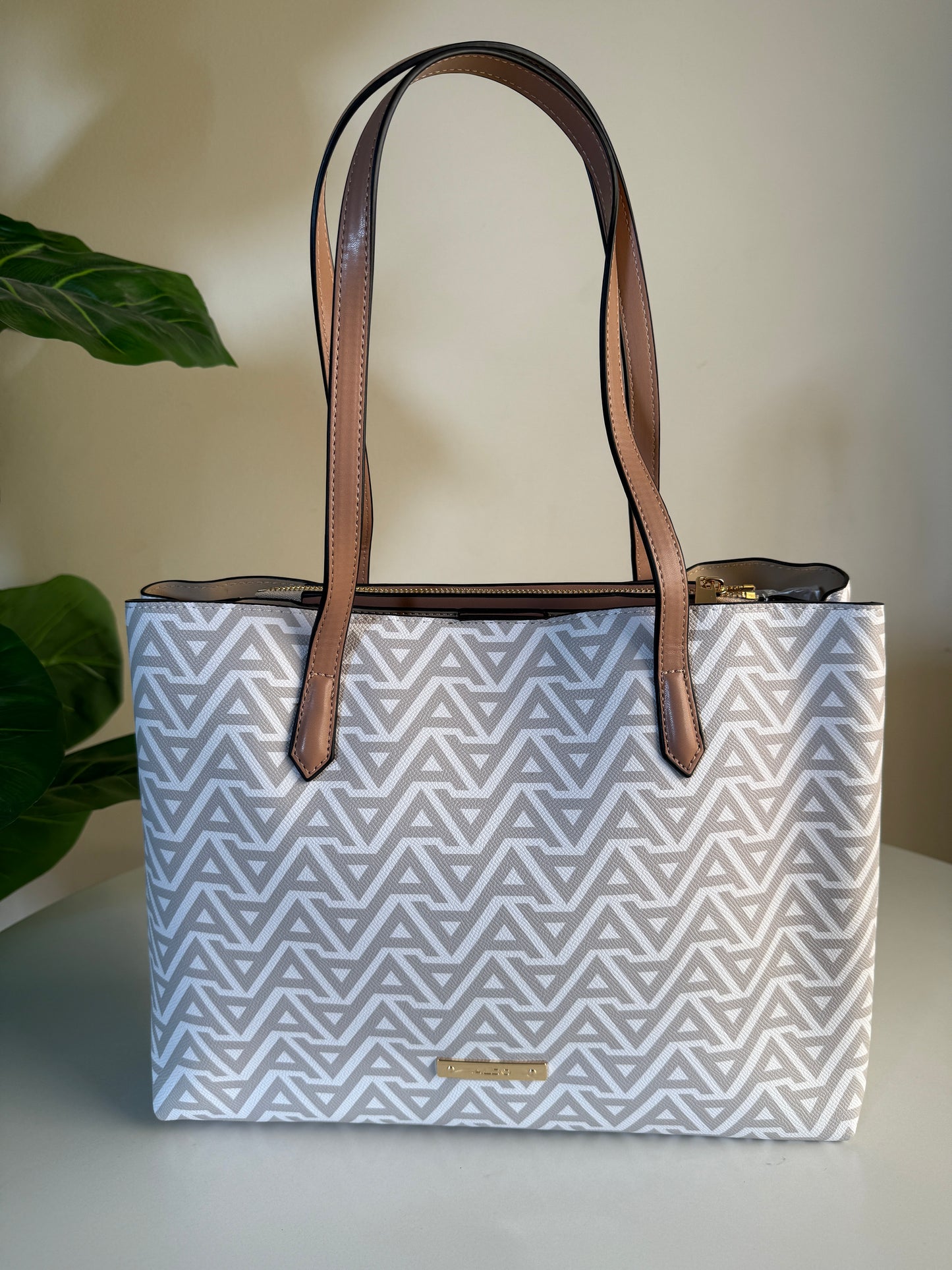 Aldo tote bag(wallet charm)