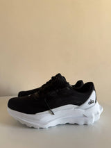 Alo Runner yoga black white