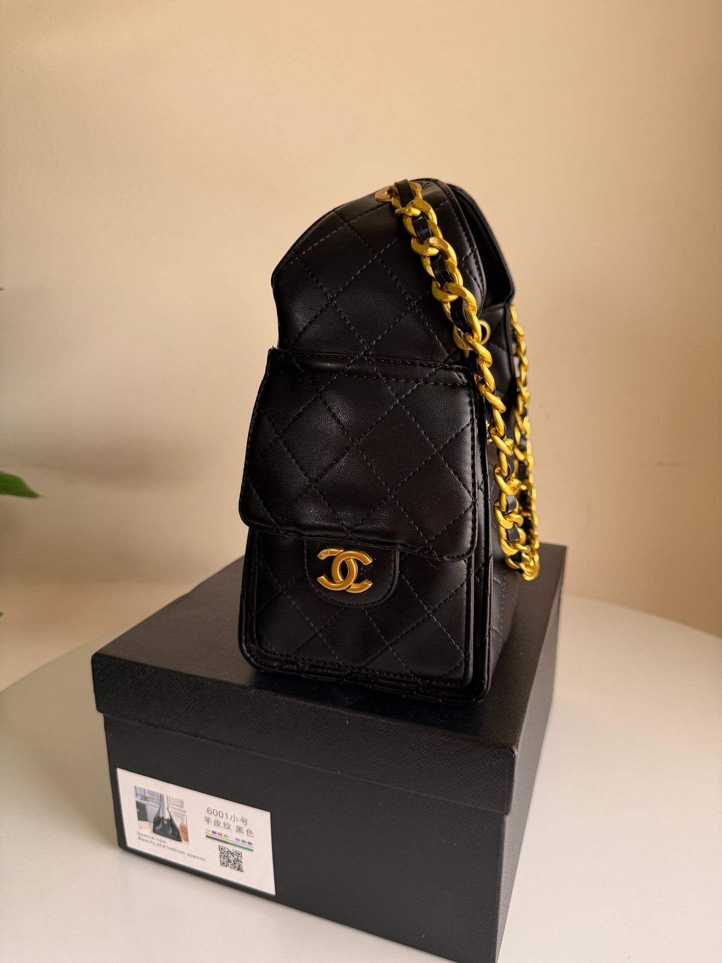 Chanel hobo bag 25