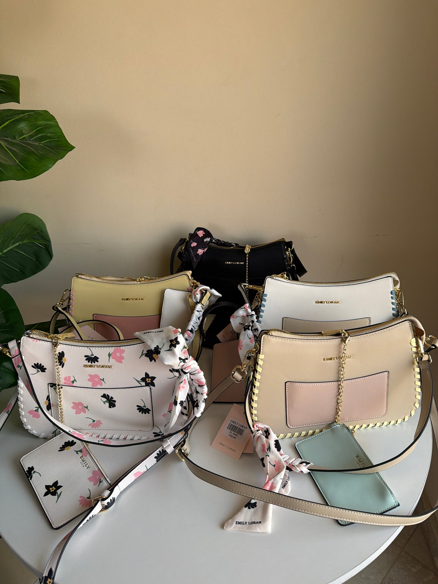 Emily loran hand bag - 5040