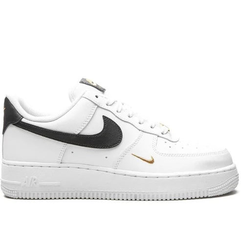 NikeNike Air Force 1 Low Essential "White/Black/Gold" sneakers Air Force 1 Low Essential "Toe Swoosh - White/Rattan" sneakers (Copy)